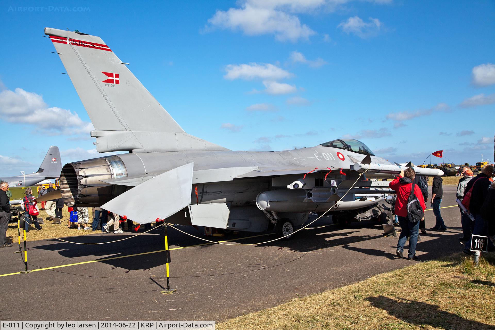 E-011, SABCA F-16A Fighting Falcon C/N 61-604, Karup Air Show 22.6.2014