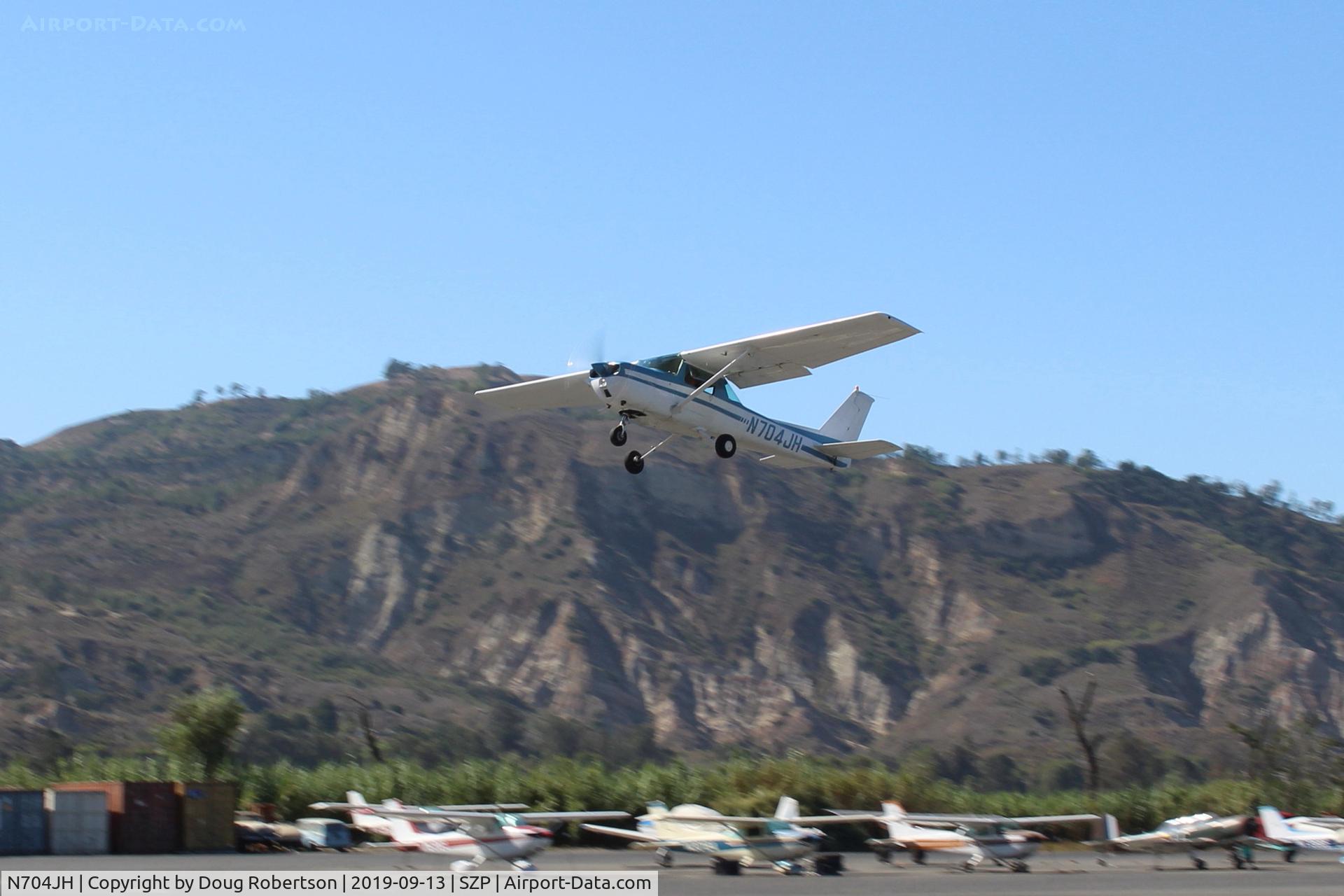 N704JH, 1976 Cessna 150M C/N 15078644, 1976 Cessna 150M, Continental O-200 100 Hp, takeoff climb Rwy 04