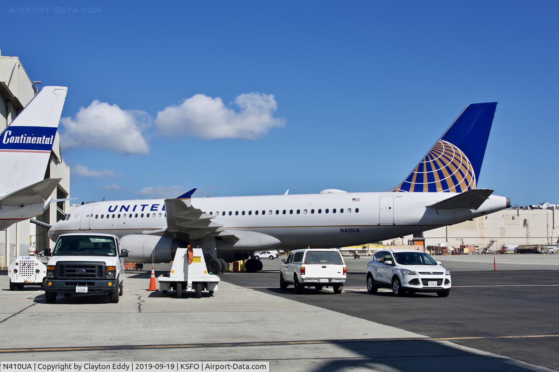 N410UA, 1994 Airbus A320-232 C/N 463, SFO 2019.