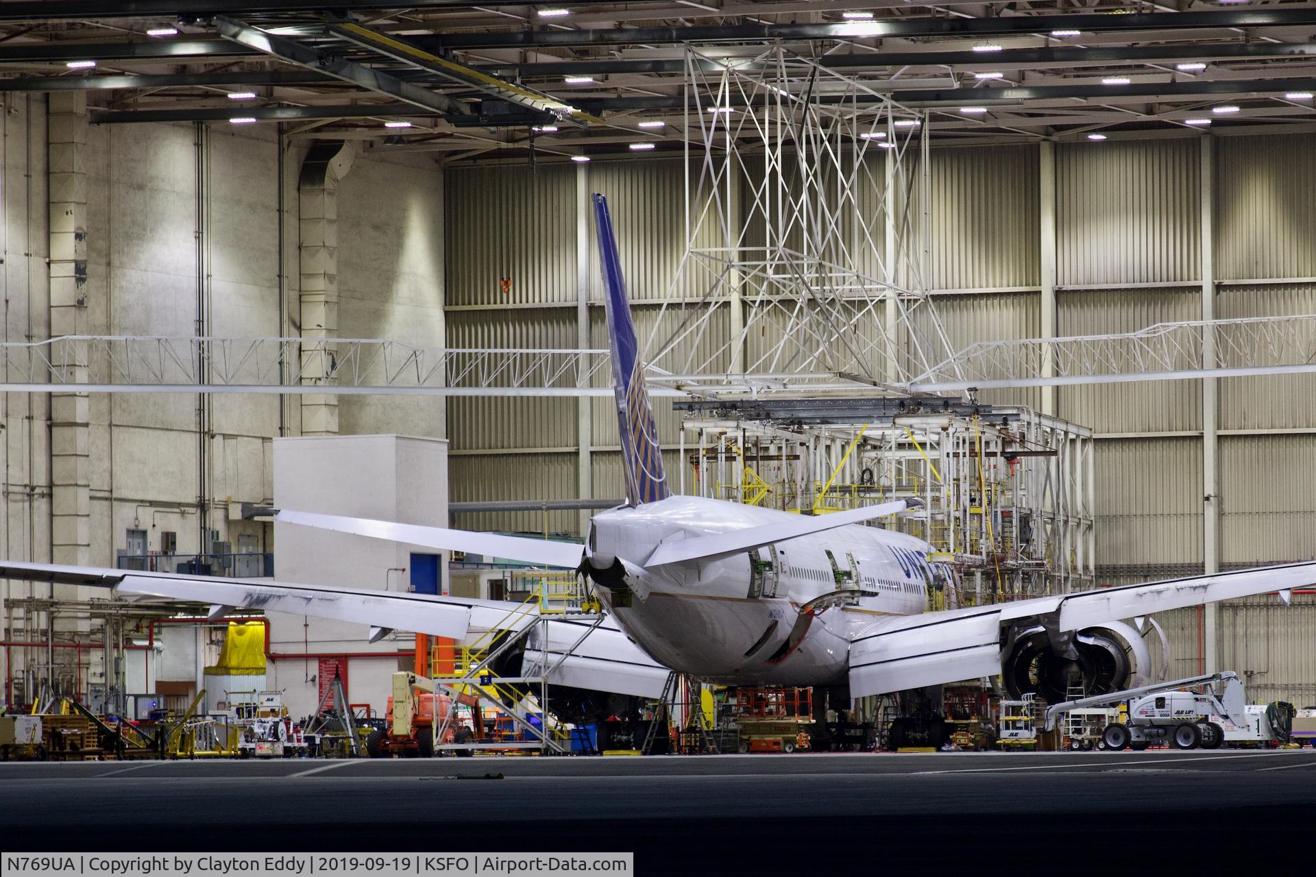 N769UA, 1995 Boeing 777-222 C/N 26921, SFO 2019.