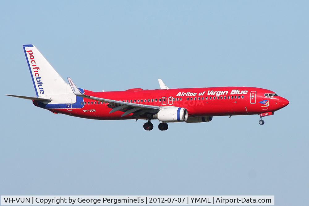 VH-VUN, 2007 Boeing 737-8BK C/N 29676, On final for runway 34.