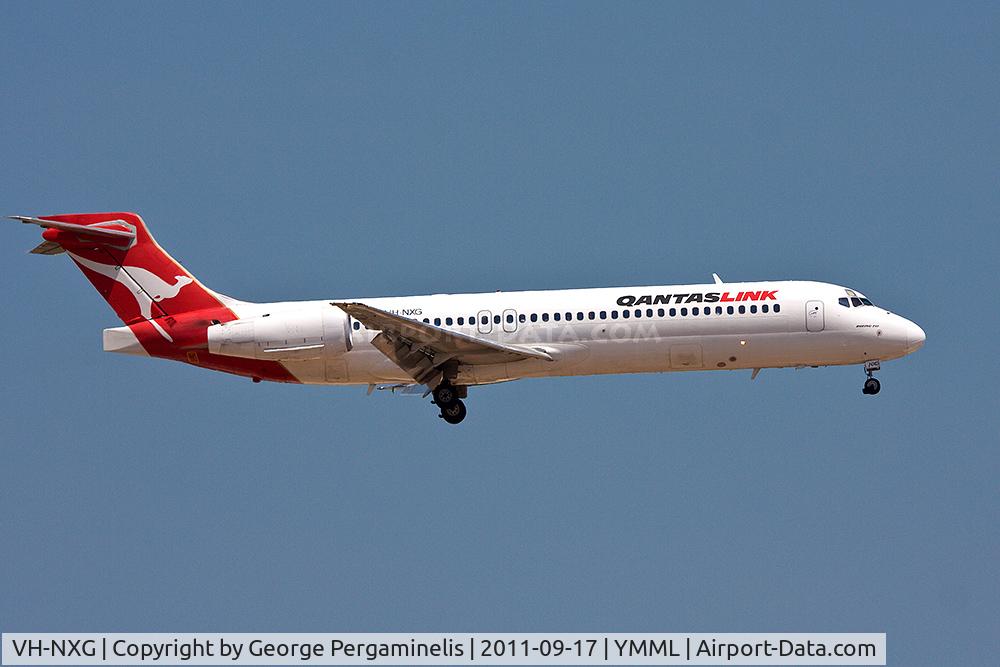 VH-NXG, 1999 Boeing 717-2K9 C/N 55057, On final for runway 34.