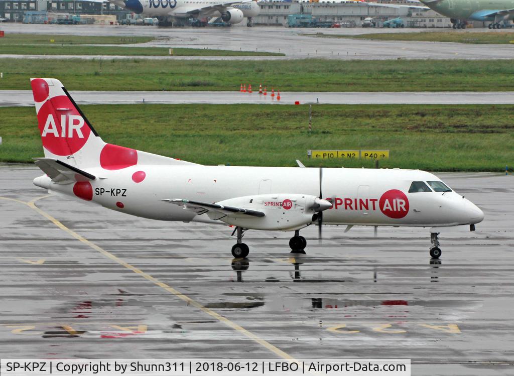 SP-KPZ, 1987 Saab 340A Cargo C/N 340A-087, Taxiing to the Cargo area...