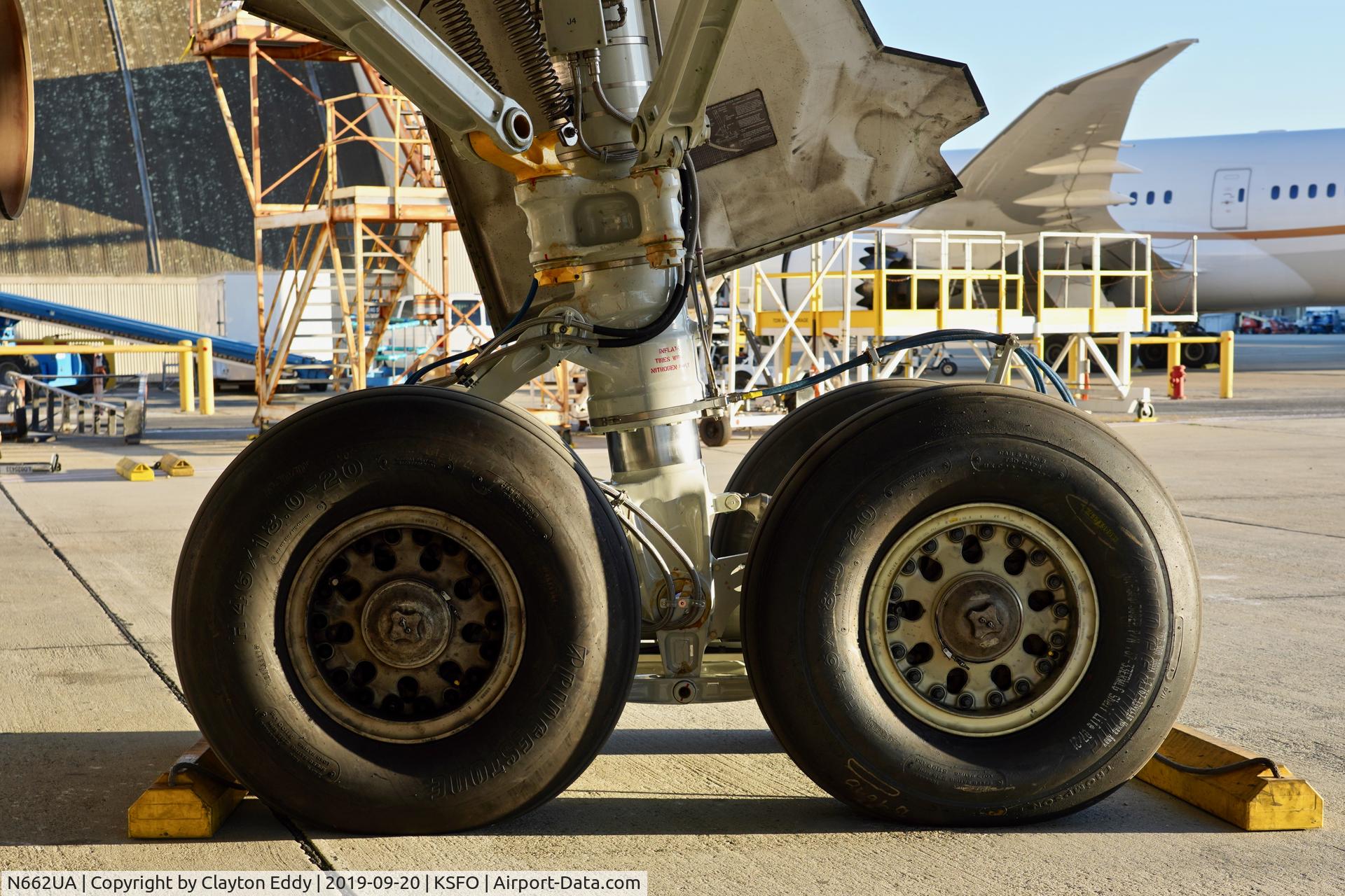 N662UA, 1993 Boeing 767-322 C/N 27159, SFO 2019.