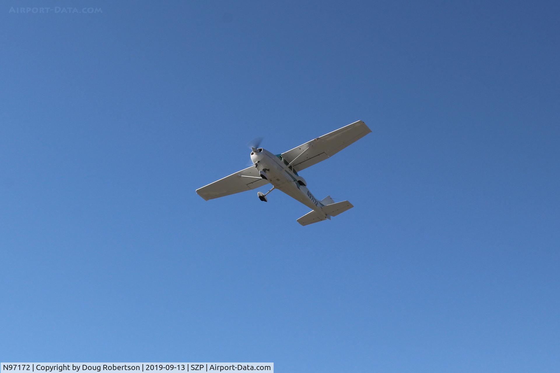 N97172, 1984 Cessna 172P C/N 17276162, 1984 Cessna 172P SKYHAWK, Lycoming O-320-D2J 160 Hp, takeoff climb Rwy 04