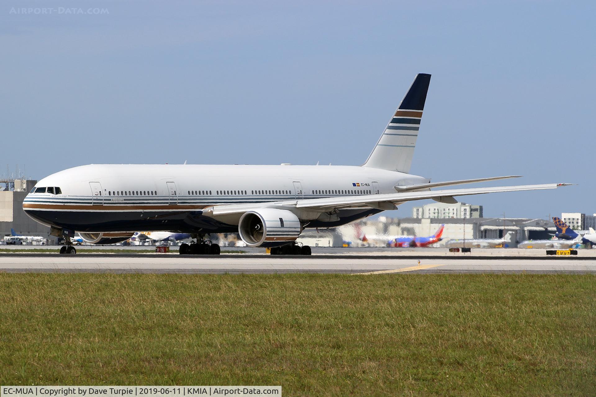 EC-MUA, 2001 Boeing 777-212/ER C/N 28524, Privilege Style Boeing 777 charter.