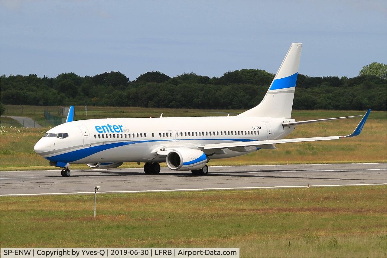 SP-ENW, 1999 Boeing 737-86J C/N 28073, Boeing 737-86J, Taxiing rwy 07R, Brest-Bretagne airport (LFRB-BES)