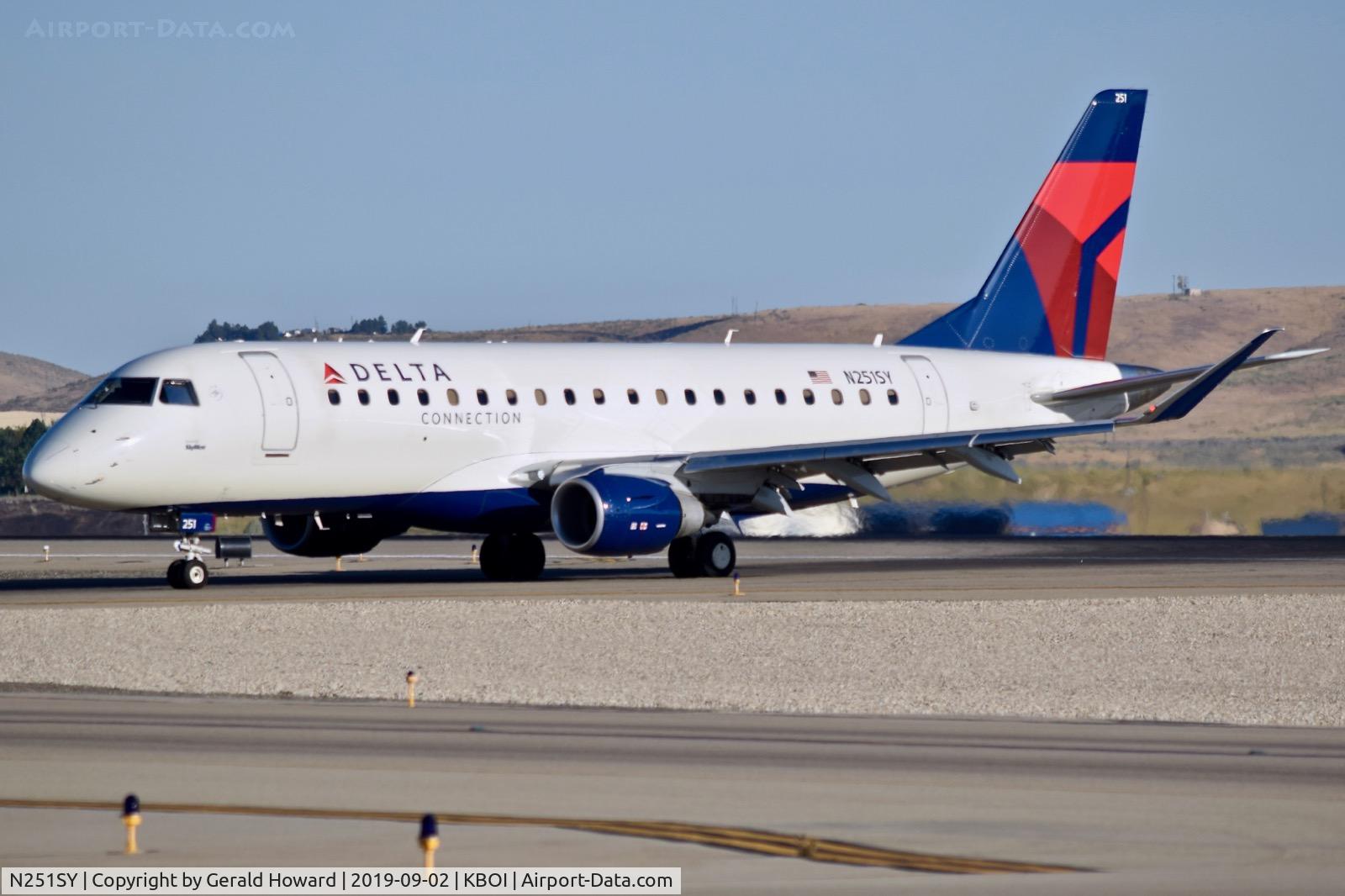 N251SY, 2016 Embraer 175LR (ERJ-170-200LR) C/N 17000611, Coming off RWY 28R.