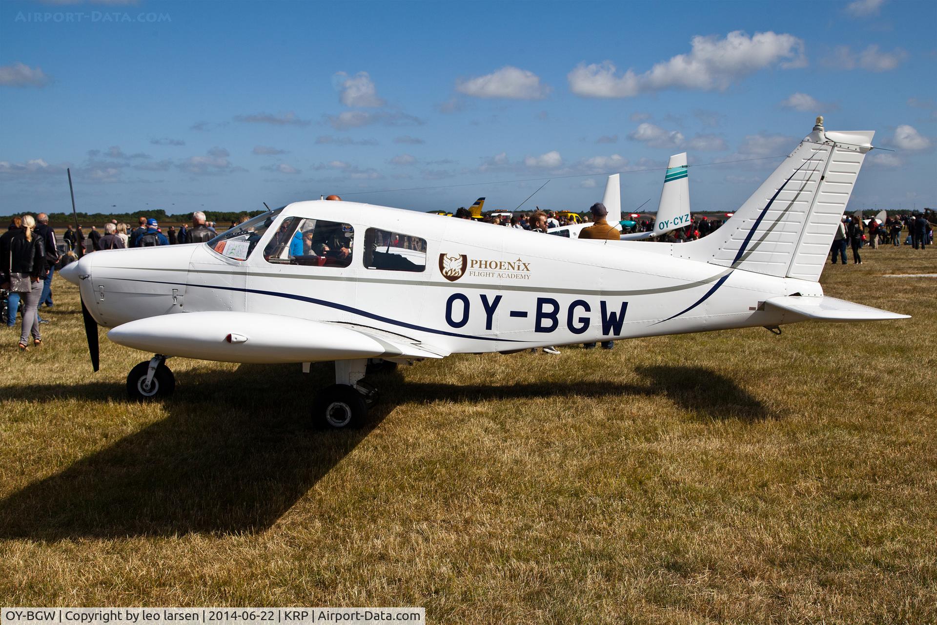 OY-BGW, 1973 Piper PA-28-140 Cherokee Cruiser C/N 28-7425100, Karup Air Show 22.6.2014