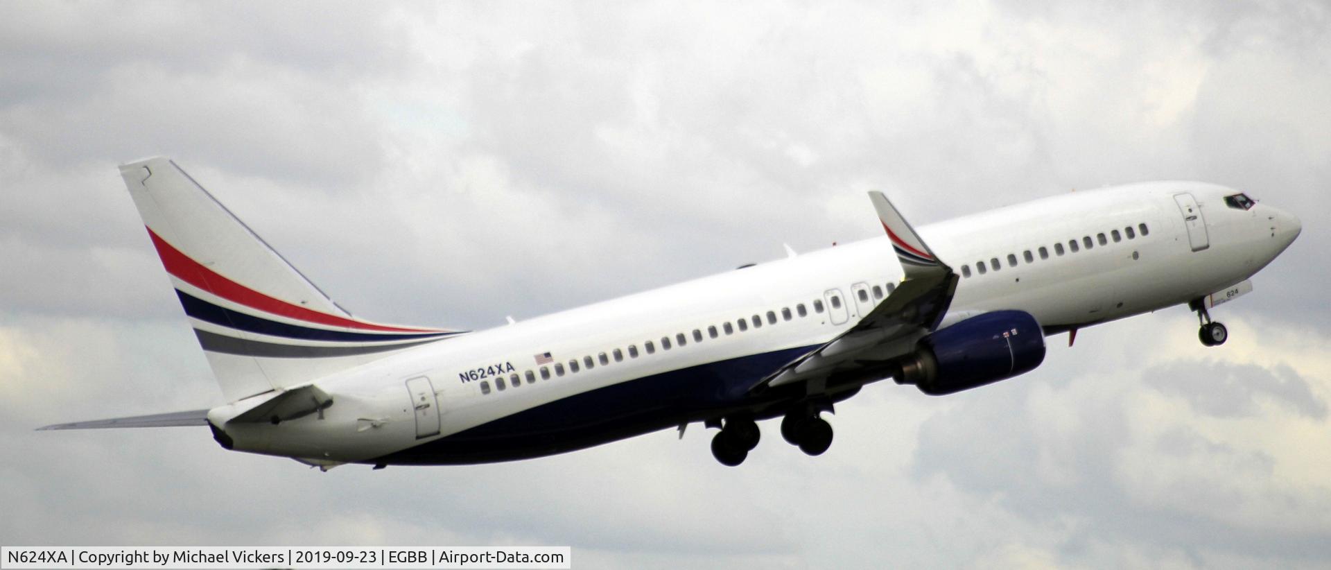N624XA, 2001 Boeing 737-86J C/N 32624, Departing BHX