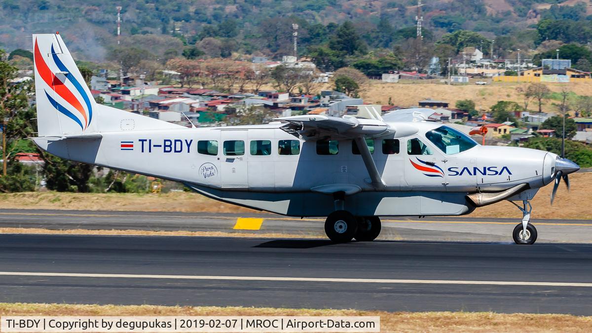 TI-BDY, 2010 Cessna 208B  Grand Caravan EX C/N 208B-2248, landing