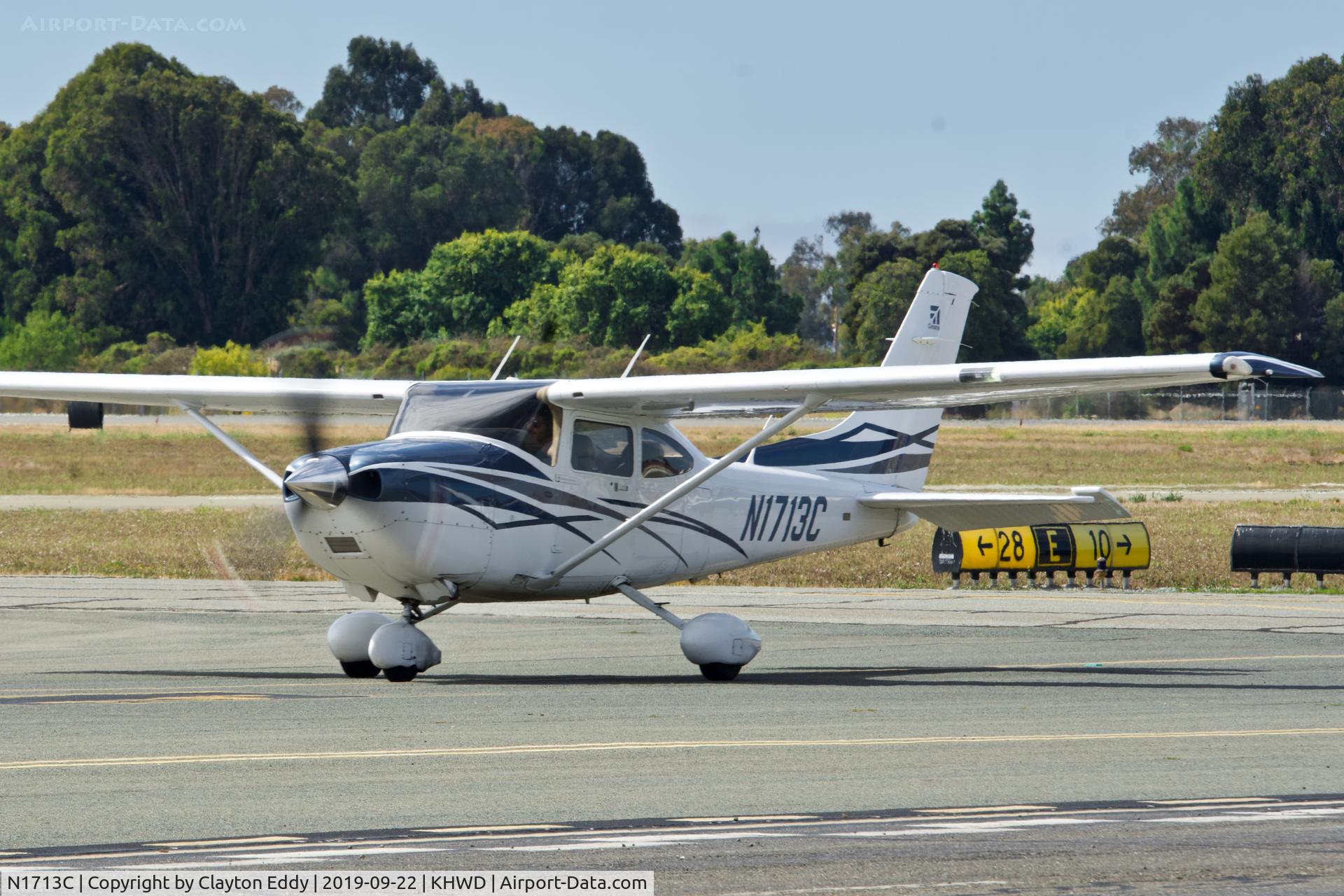 N1713C, 2007 Cessna 182T Skylane C/N 18282013, Hayward Airport California 2019.