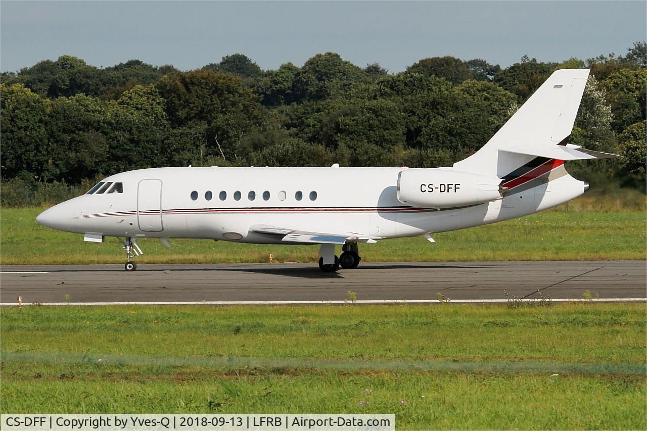 CS-DFF, 2004 Dassault Falcon 2000EX C/N 41, Dassault Falcon 2000EX, Taxiing rwy 07R, Brest-Bretagne airport (LFRB-BES)