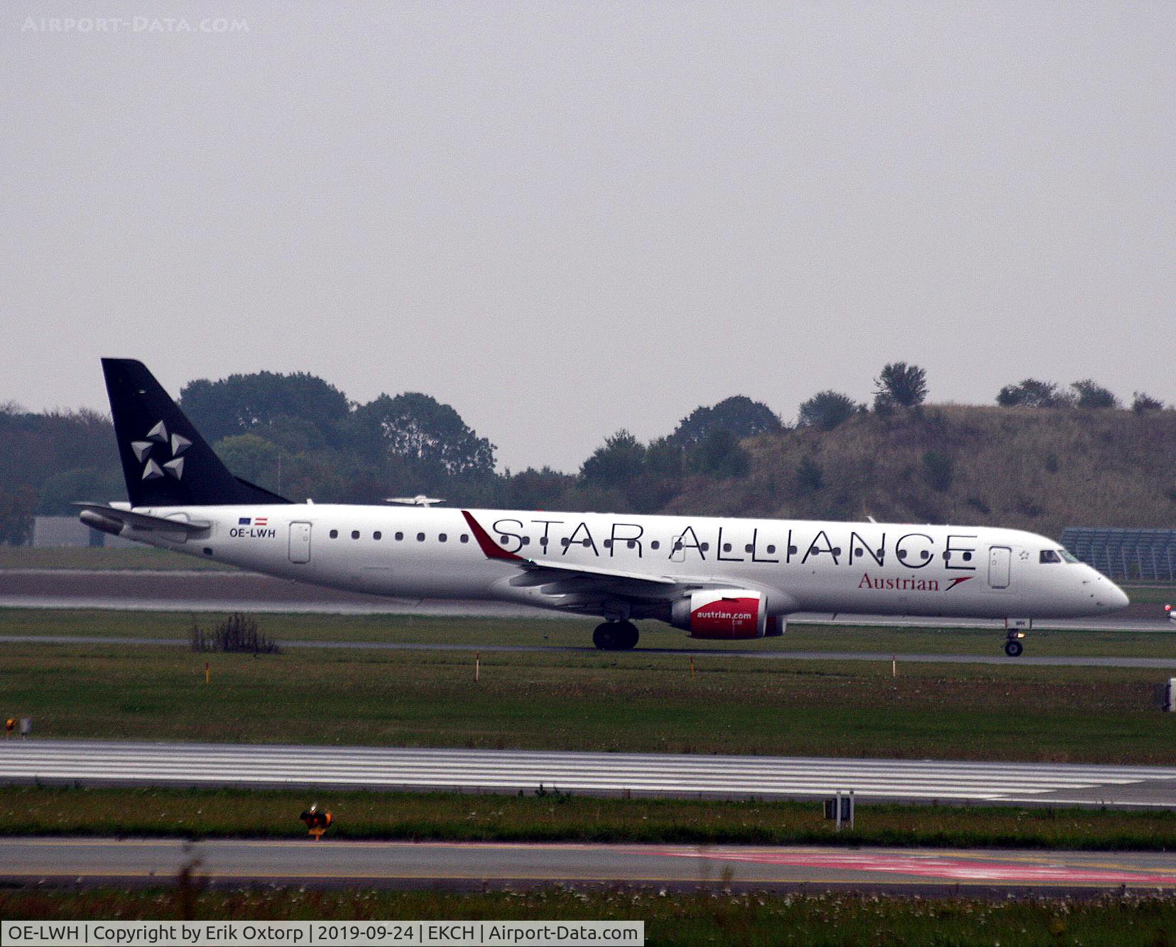 OE-LWH, 2011 Embraer 195LR (ERJ-190-200LR) C/N 19000486, OE-LWH taxi for takeoff rw 04R