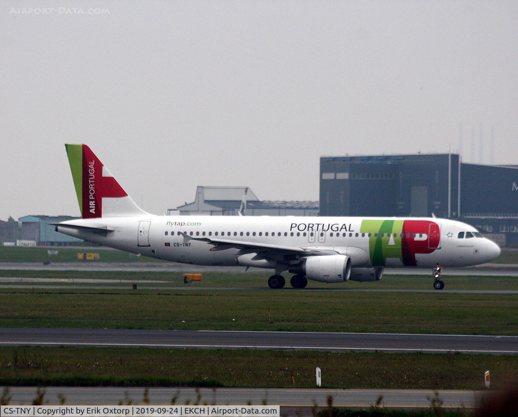 CS-TNY, 2011 Airbus A320-214 C/N 4742, CS-TNY taxi for takeoff rw 04R