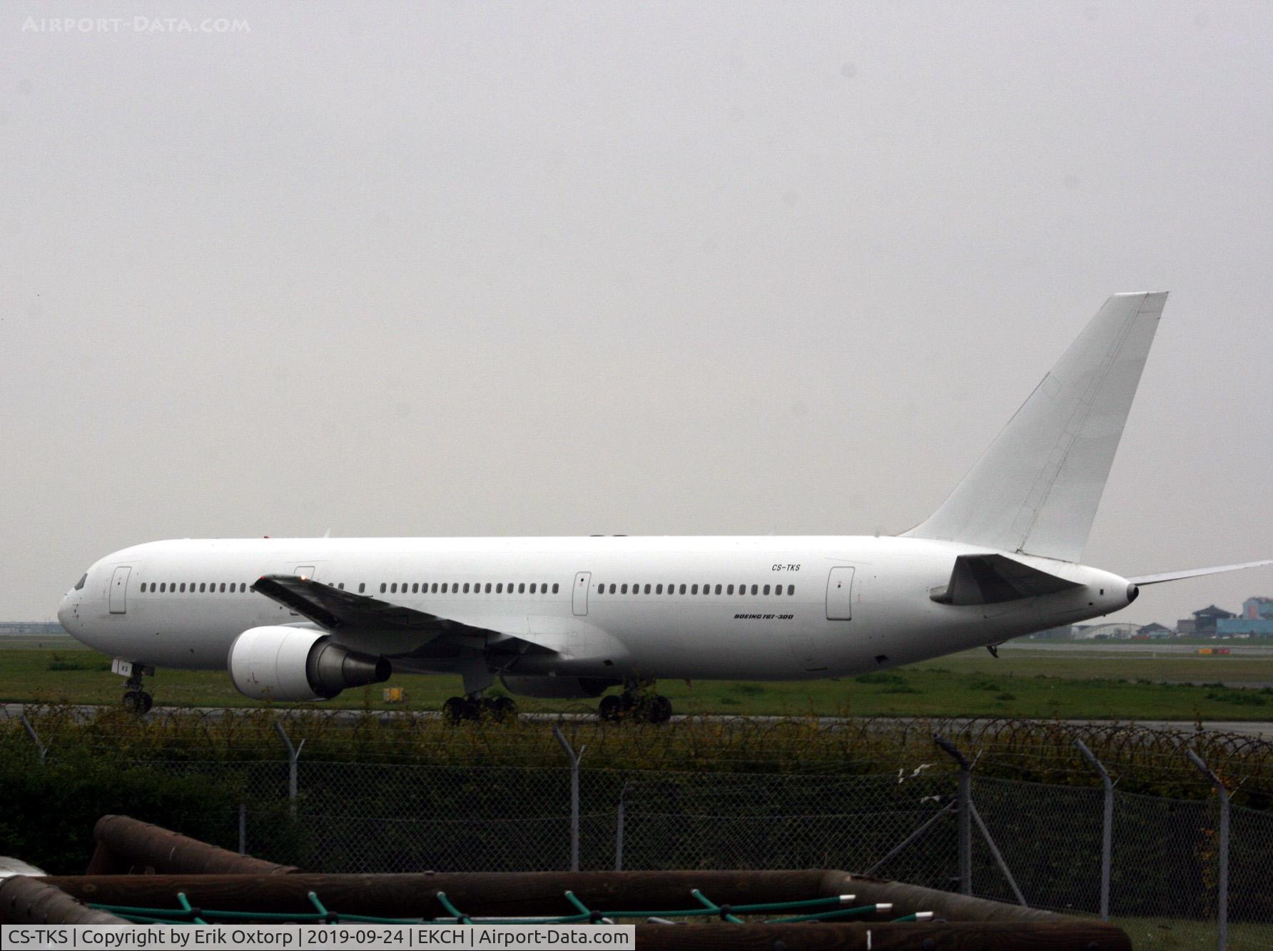 CS-TKS, 2001 Boeing 767-36N/ER C/N 30841, CS-TKS landed rw 04L