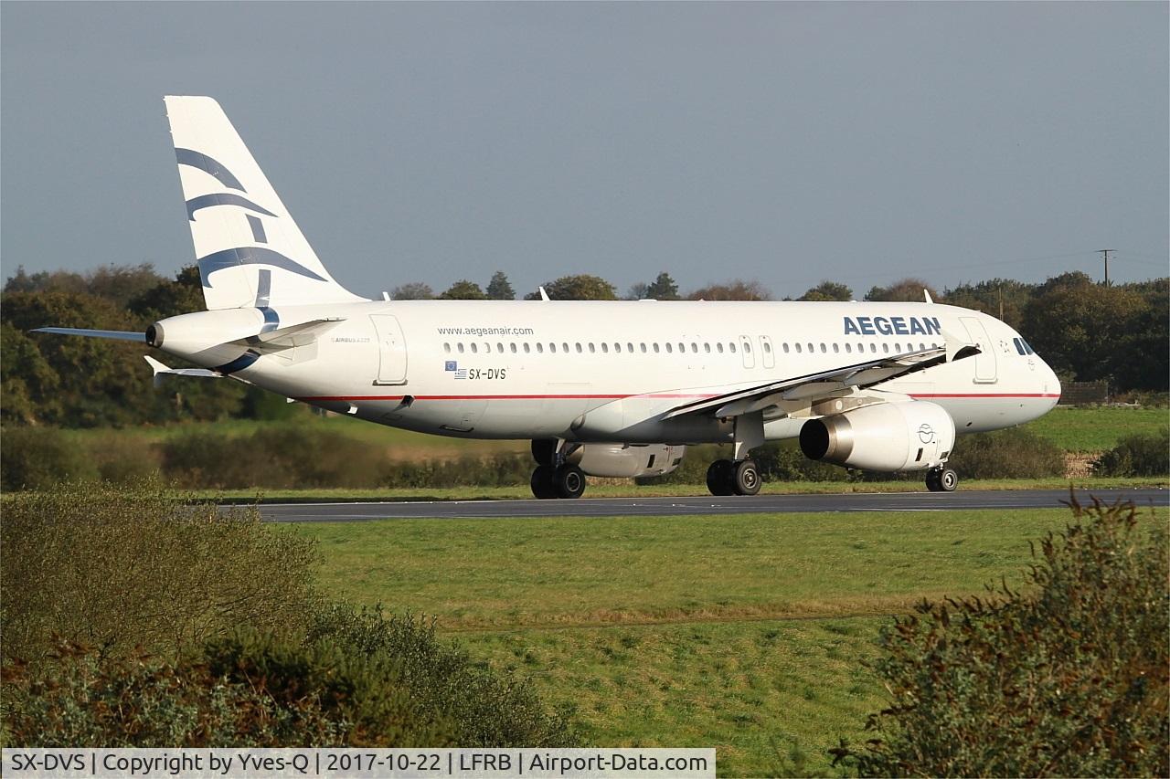 SX-DVS, 2008 Airbus A320-232 C/N 3709, Airbus A320-232, Taxiing to holding point rwy 25L, Brest-Bretagne airport (LFRB-BES)