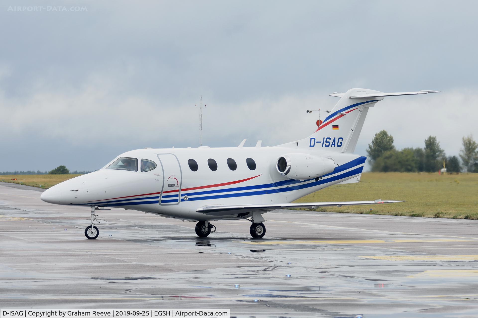 D-ISAG, 2007 Hawker Beechcraft 390 Premier IA C/N RB-221, Just landed at Norwich.