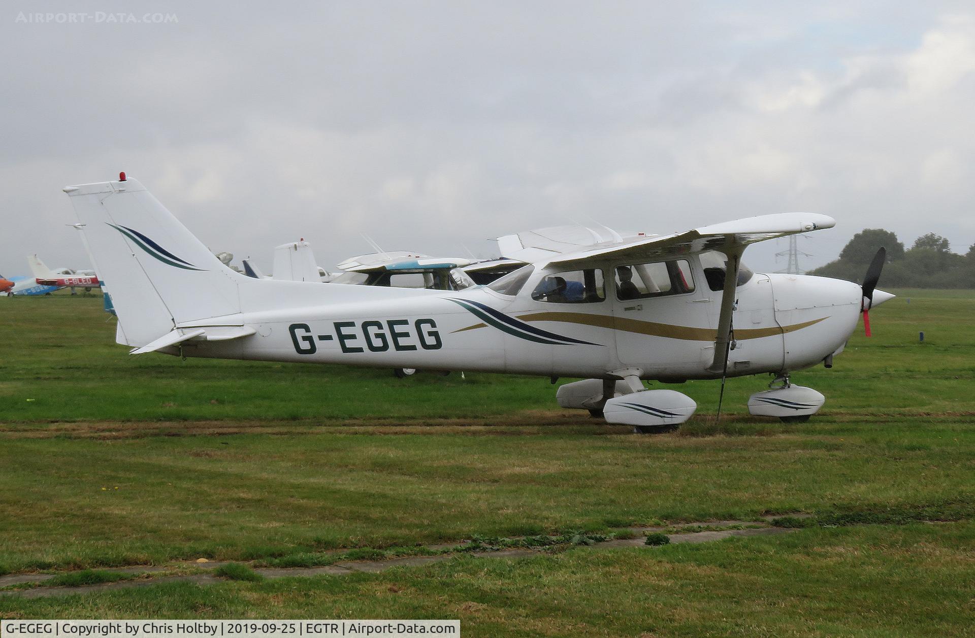 G-EGEG, 2000 Cessna 172R C/N 17280894, Parked at its base Elstree
