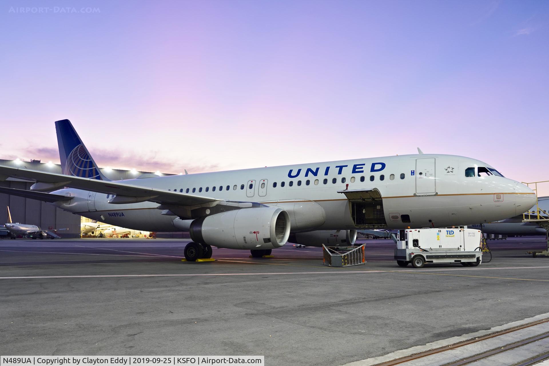 N489UA, 2002 Airbus A320-232 C/N 1702, SFO 2019.