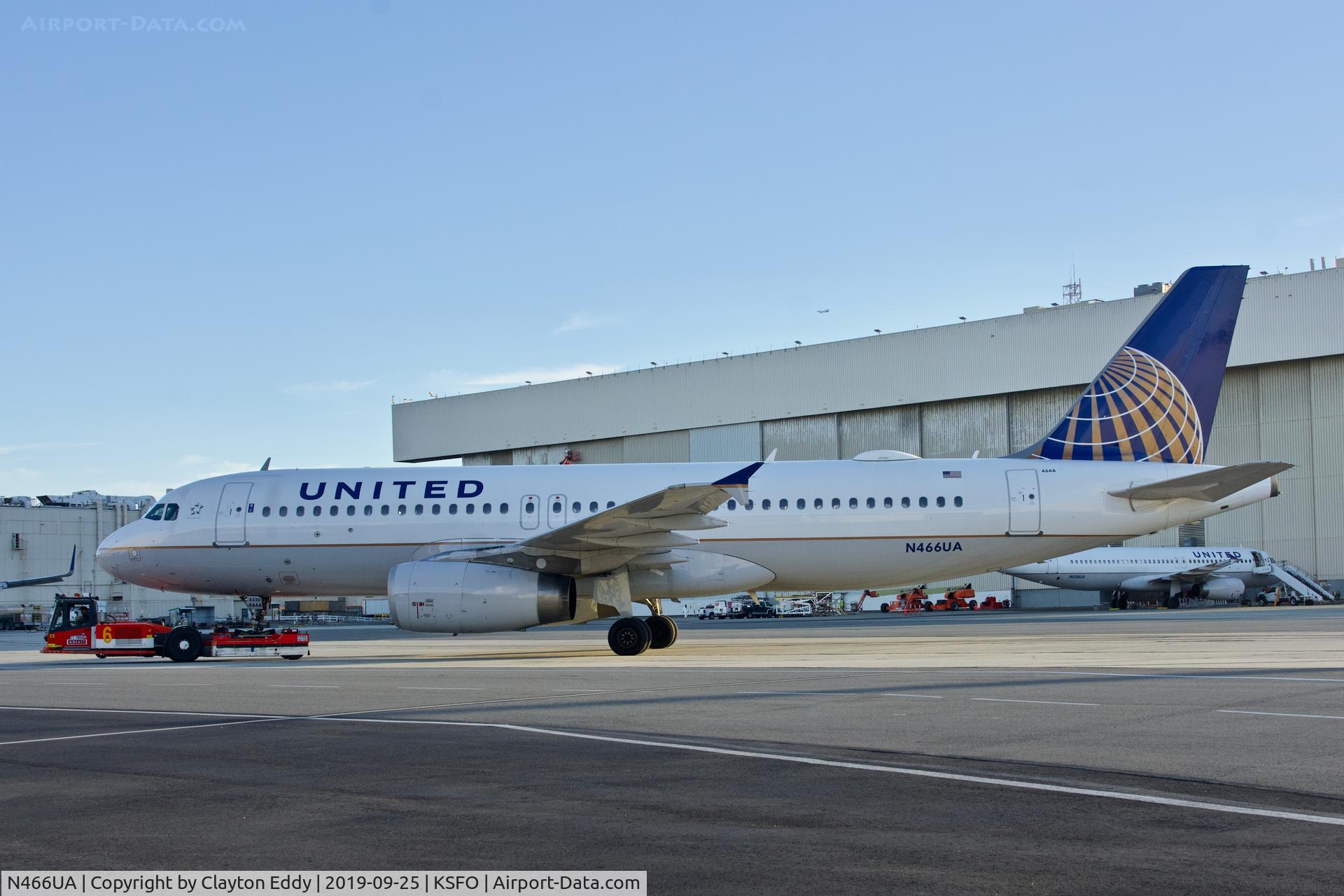 N466UA, 2000 Airbus A320-232 C/N 1343, SFO 2019.