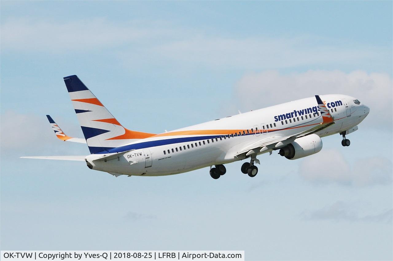 OK-TVW, 2004 Boeing 737-86Q C/N 30295, Boeing 737-86Q, Take off rwy 07R, Brest-Bretagne airport (LFRB-BES)
