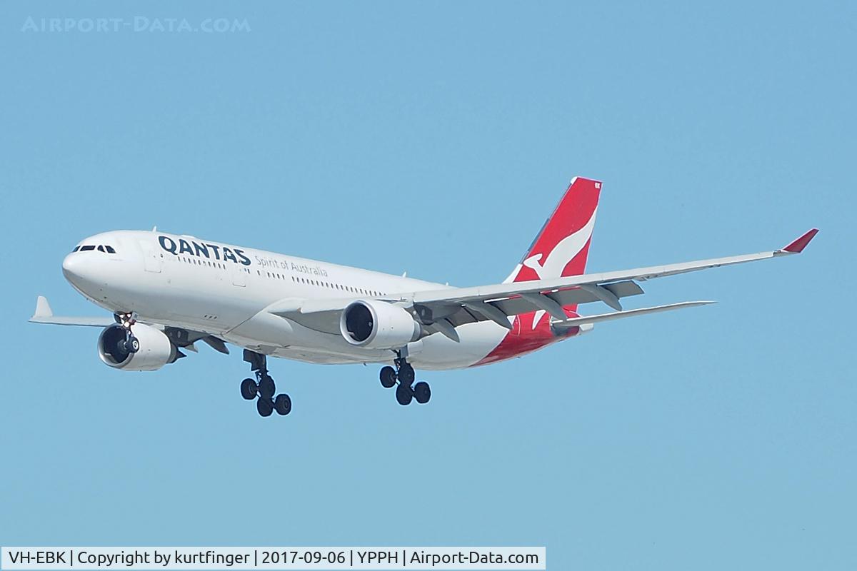 VH-EBK, 2008 Airbus A330-202 C/N 945, Airbus A330-202. Qantas VH-EBK, final R03 YPPH 060917.