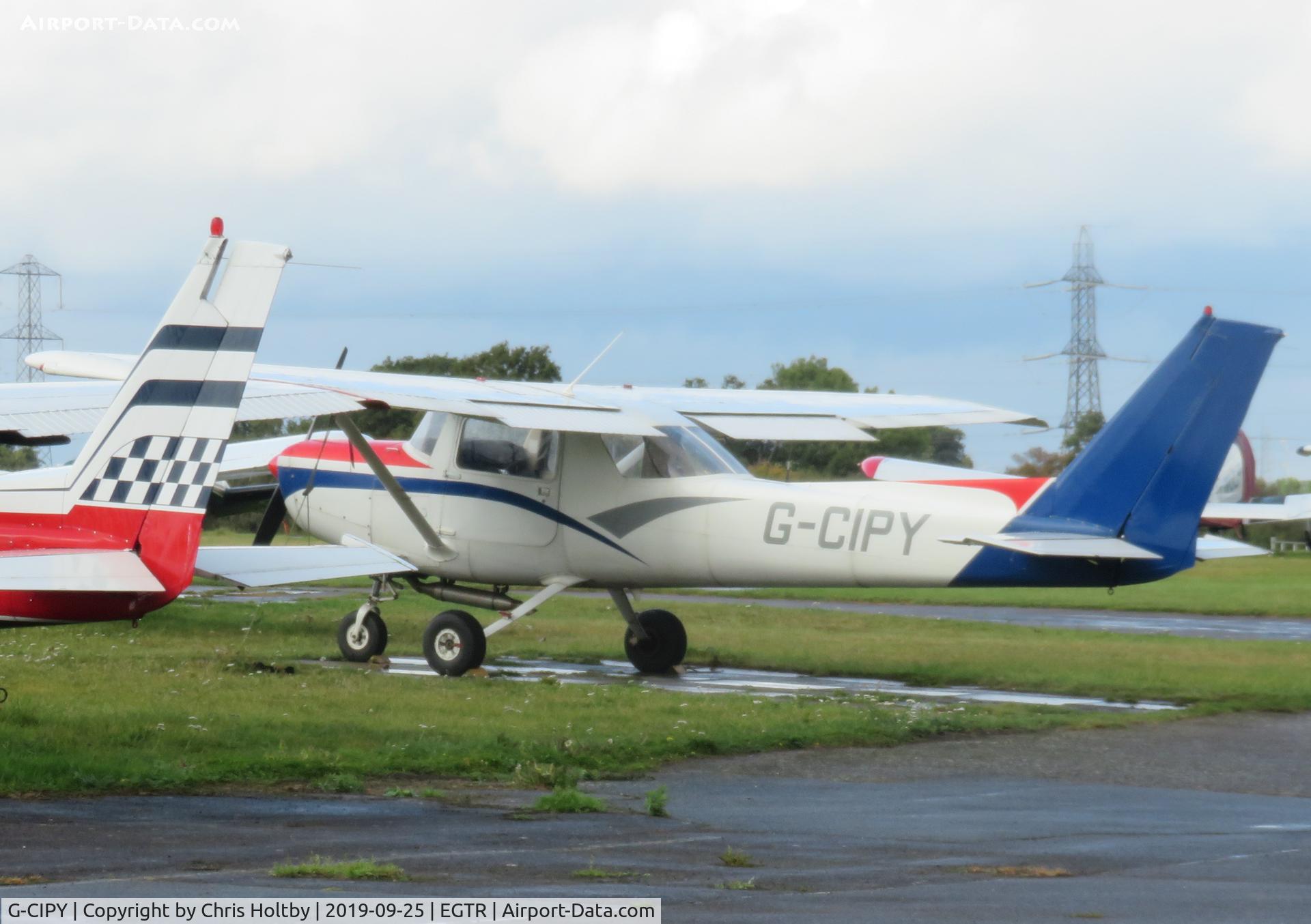 G-CIPY, 1980 Reims F152 C/N 1742, Parked at its base at Elstree