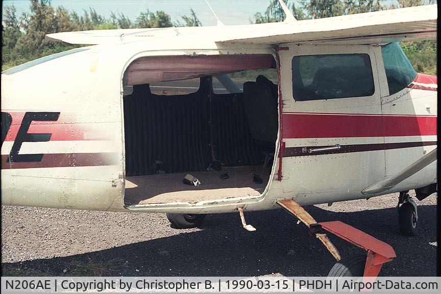 N206AE, 1968 Cessna U206C Super Skywagon C/N U206-1131, Interior shot showing mods for skydiving operations.
