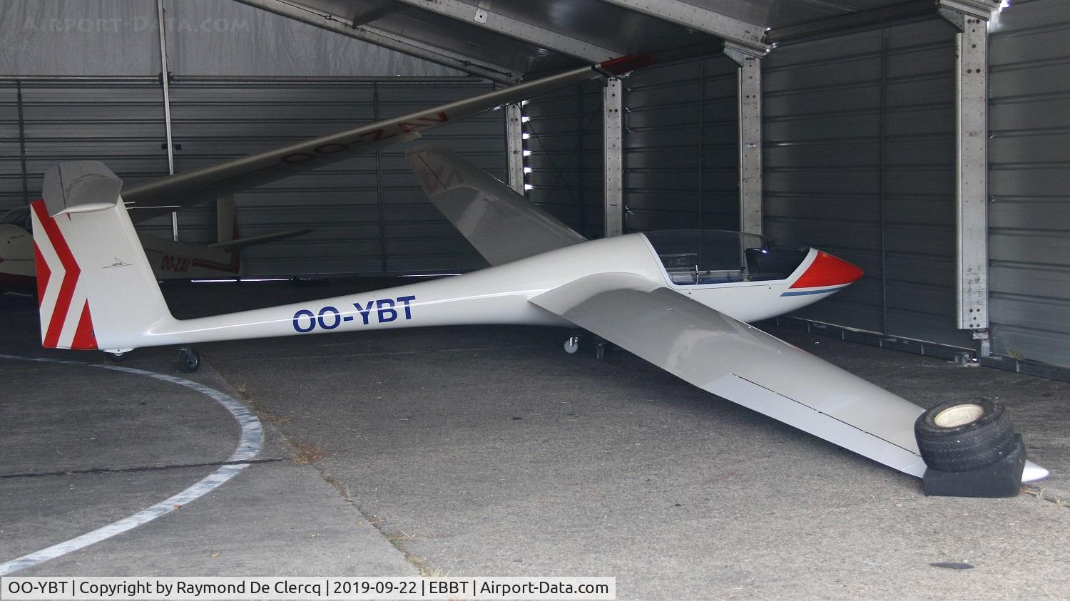 OO-YBT, 1977 Grob G-102 Astir CS Jeans C/N 2045, At Brasschaat.