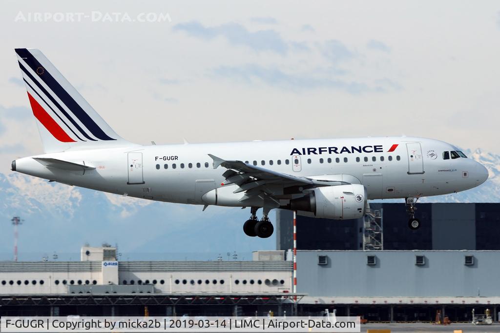 F-GUGR, 2007 Airbus A318-111 C/N 3009, Landing