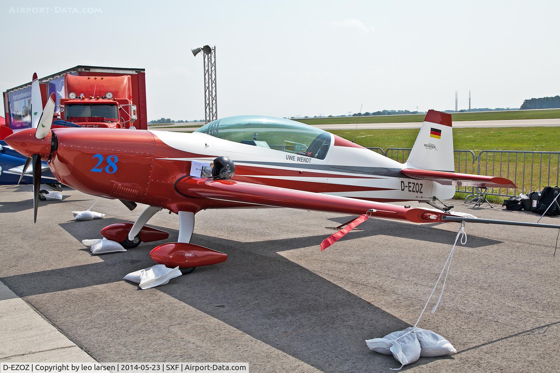 D-EZOZ, Extra EA-300L C/N 029, Berlin air show 23.5.2014
