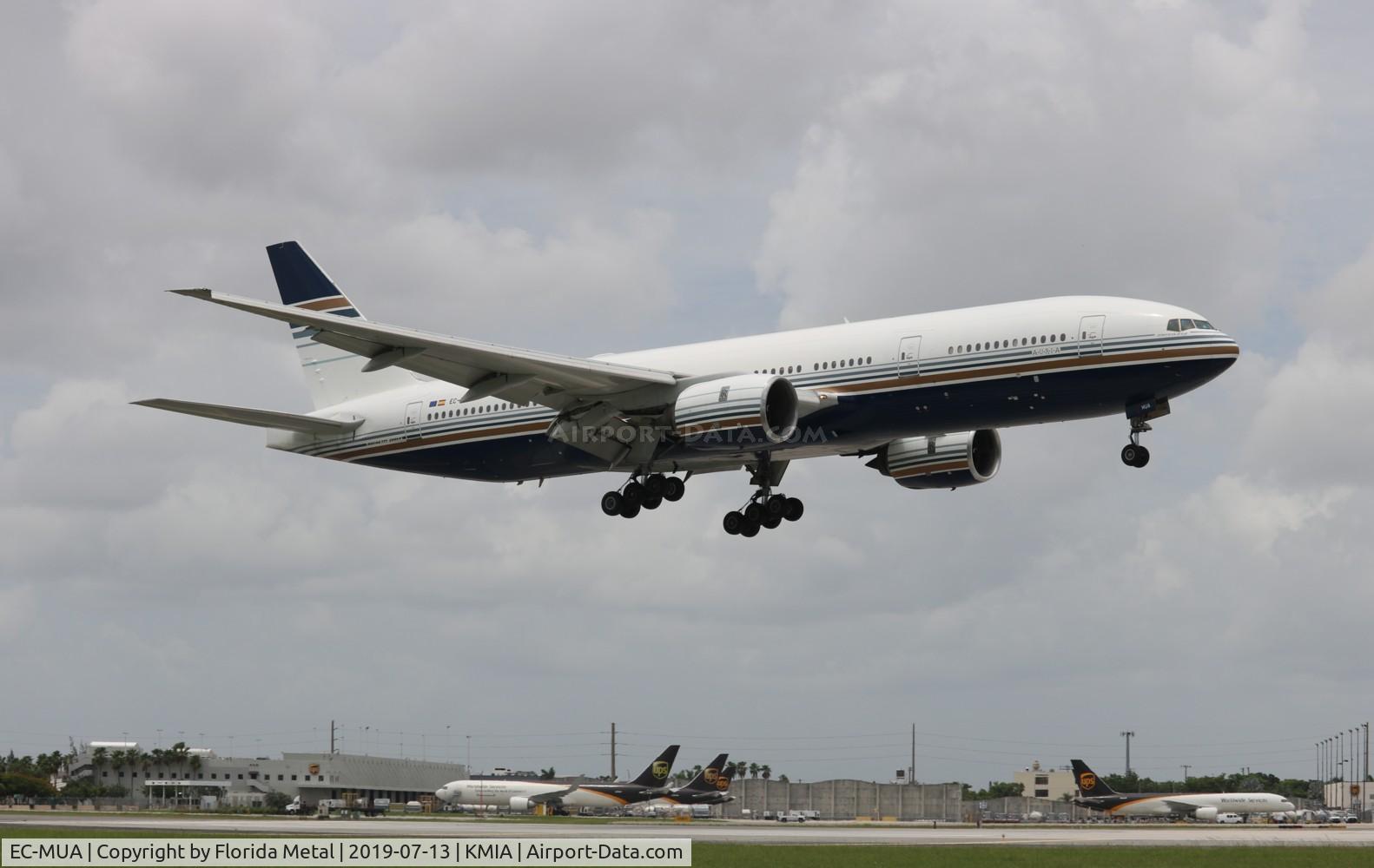 EC-MUA, 2001 Boeing 777-212/ER C/N 28524, Privilege Style