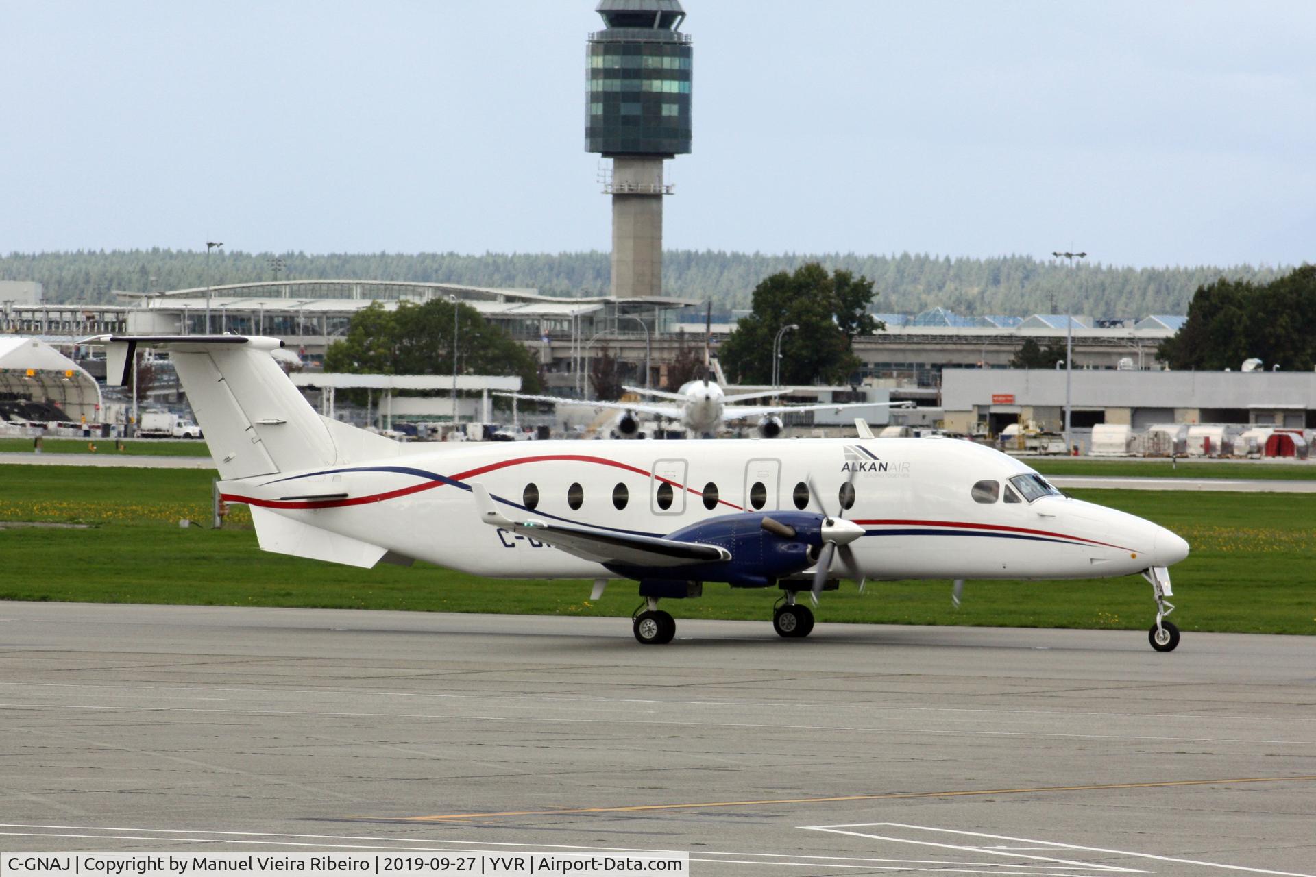 C-GNAJ, 1995 Beech 1900D C/N UE-147, Seen at YVR South.