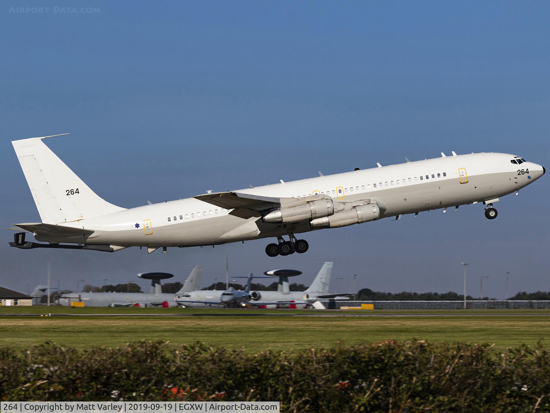 264, 1973 Boeing KC-707-3J6C Re'em C/N 20721, Departing