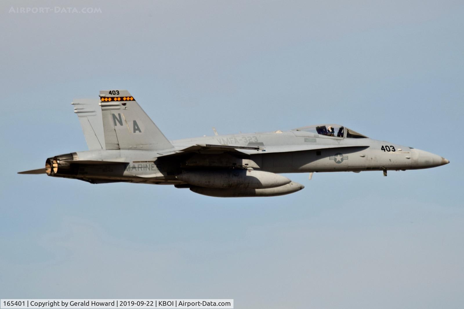 165401, McDonnell Douglas F/A-18C Hornet C/N 1424/C458, Departing BOI. NA-403, VMFA-323 