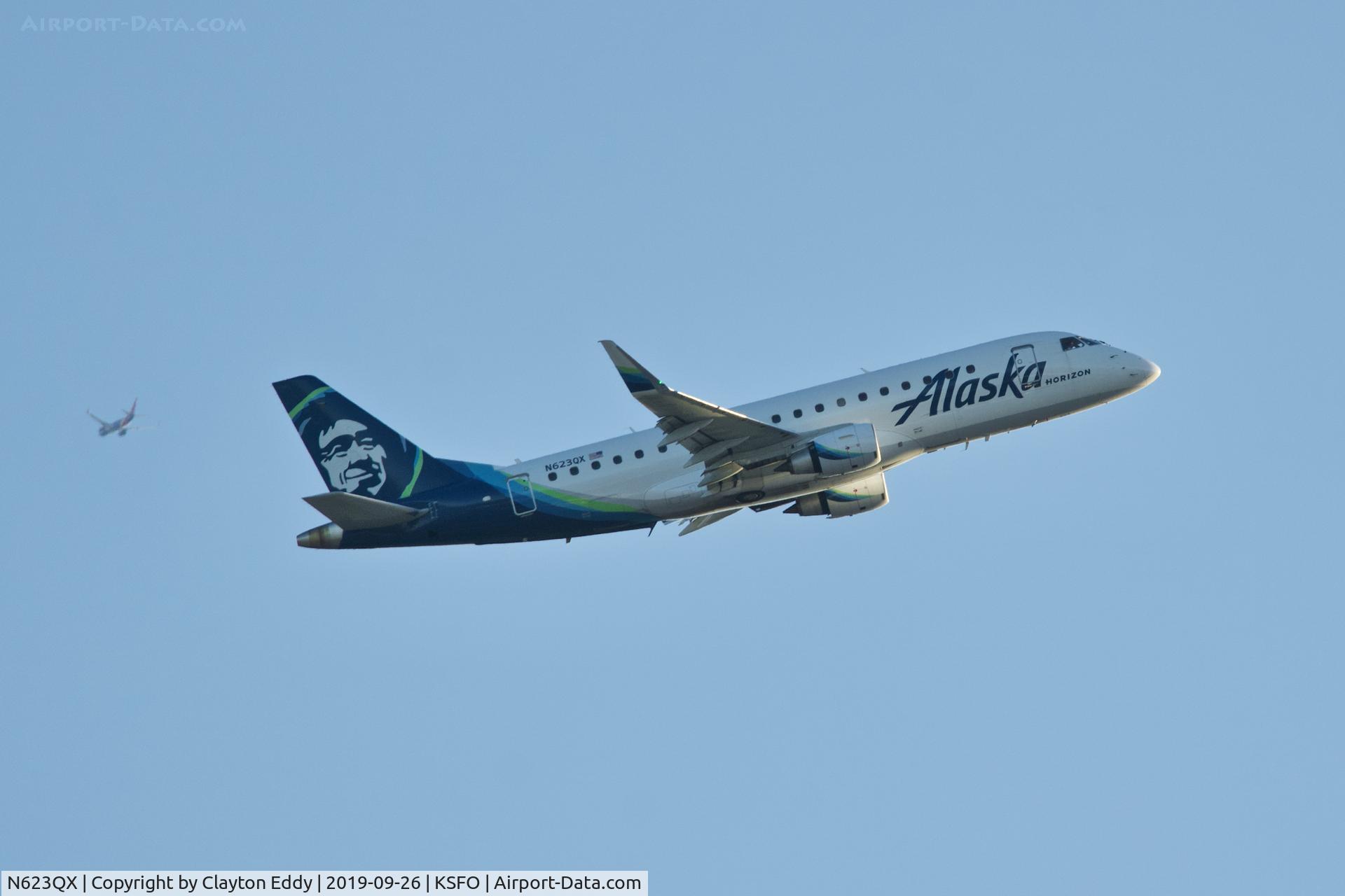N623QX, 2017 Embraer 175LR (ERJ-170-200LR) C/N 17000652, SFO 2019.