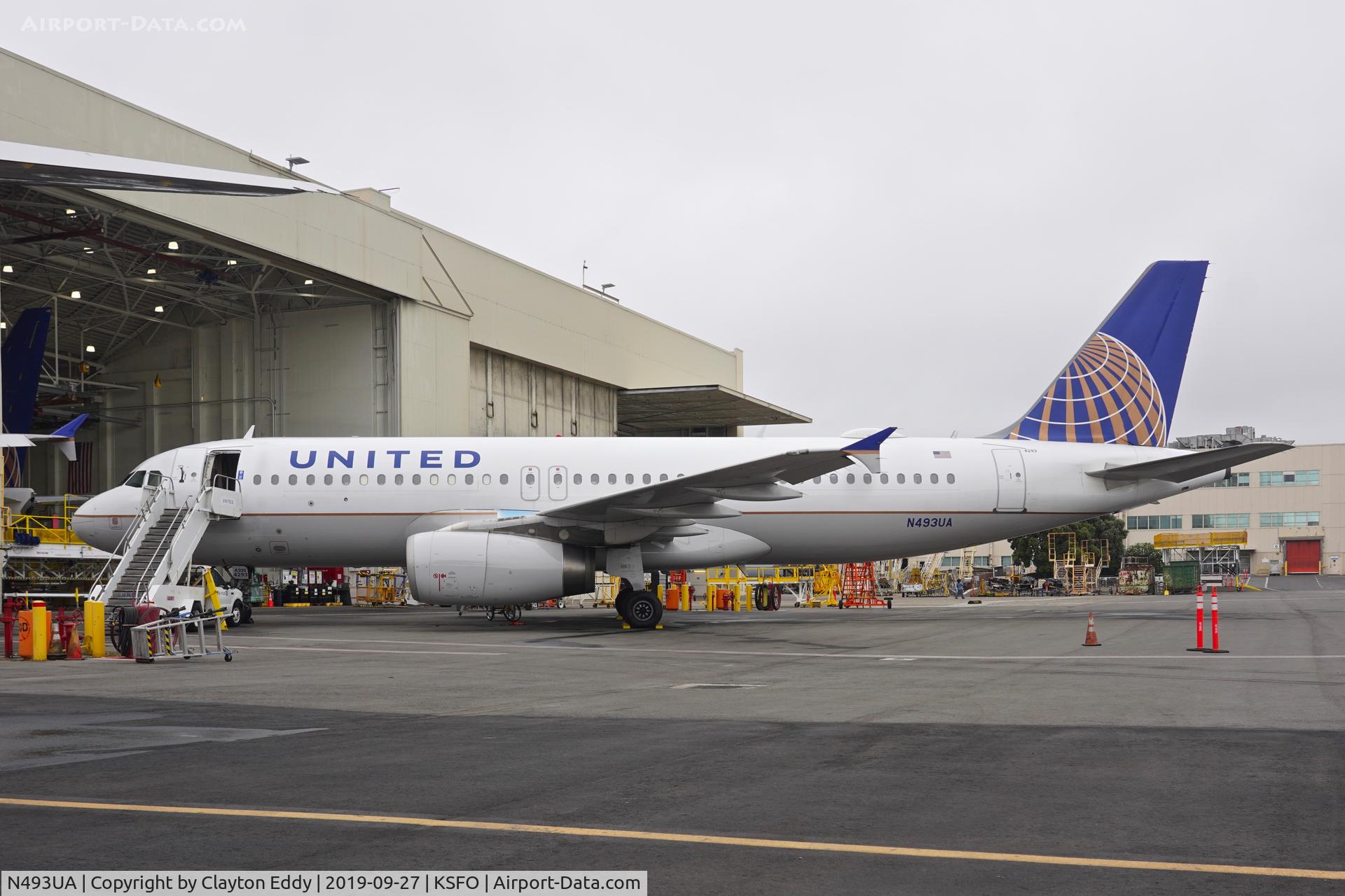N493UA, 2002 Airbus A320-232 C/N 1821, SFO 2019.