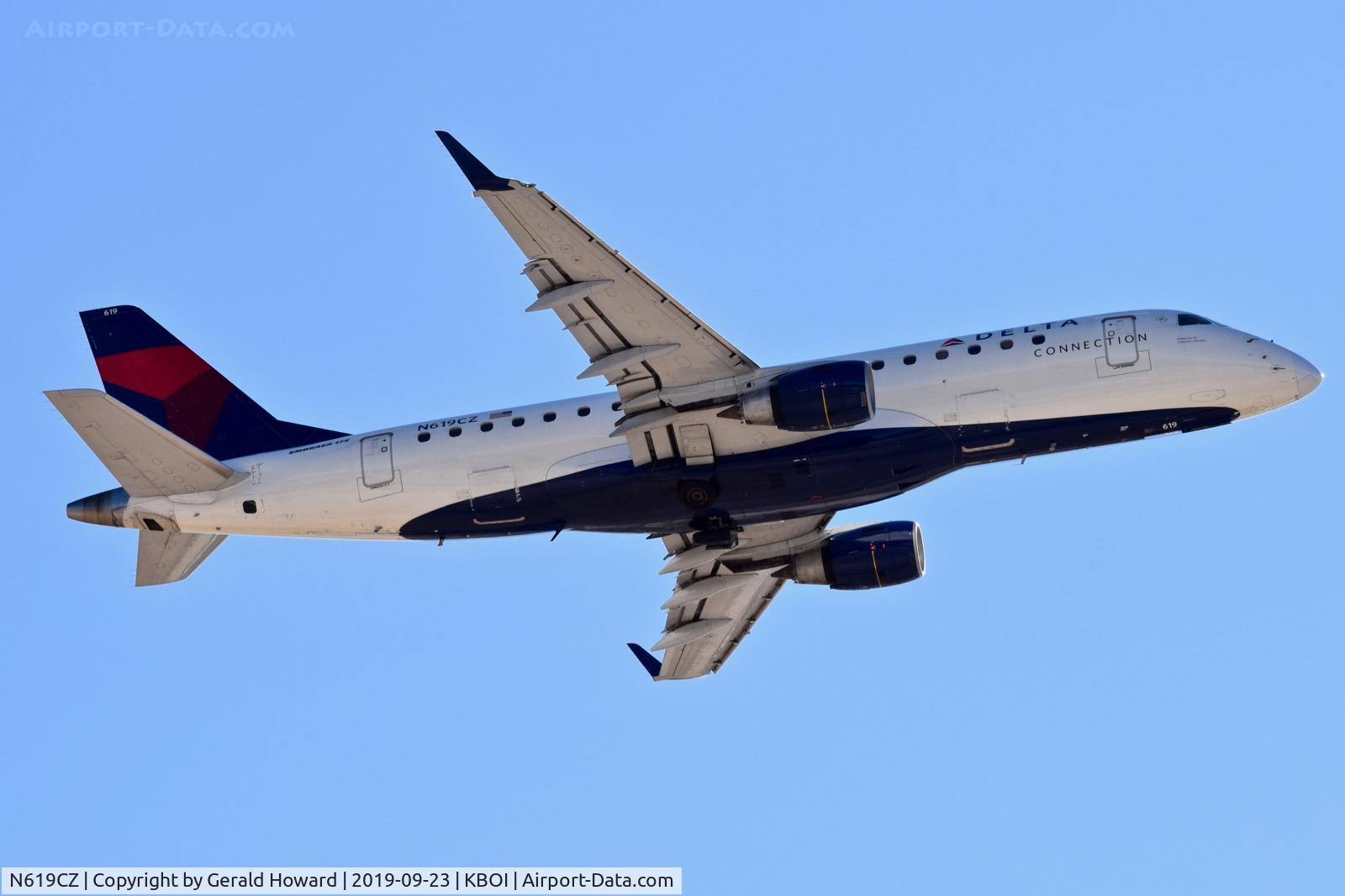 N619CZ, 2008 Embraer 175LR (ERJ-170-200LR) C/N 17000213, Climb out from RWY 28R.