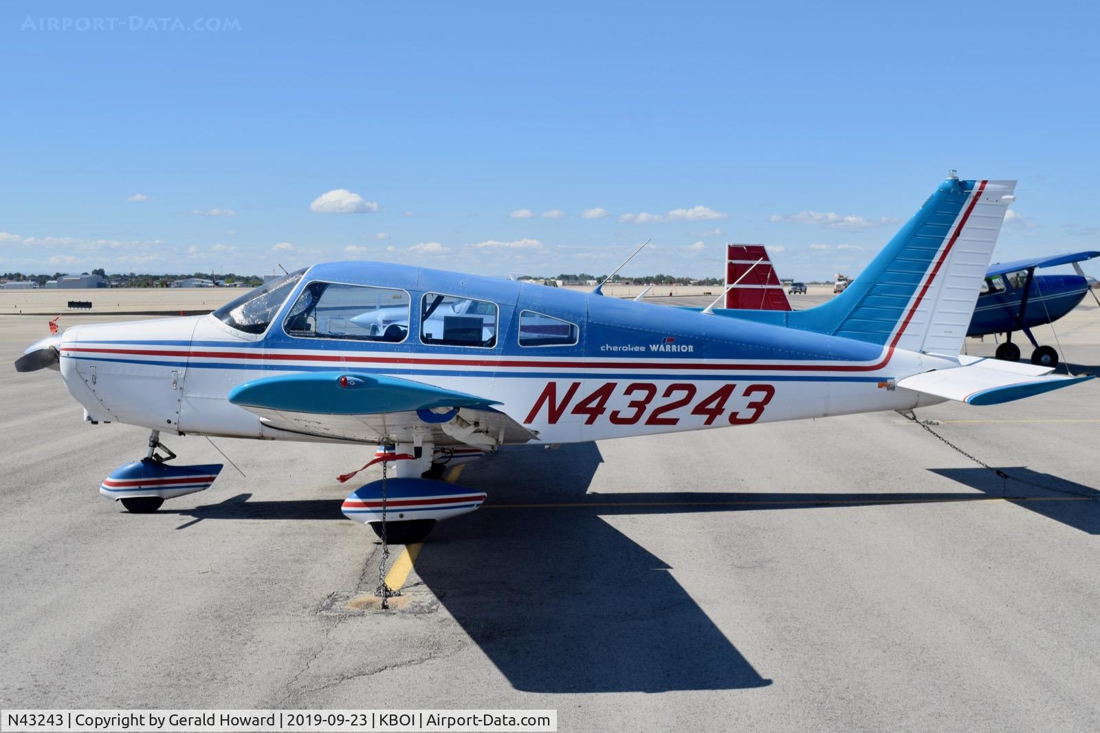 N43243, 1974 Piper PA-28-151 C/N 28-7415453, Parked on north GA ramp.