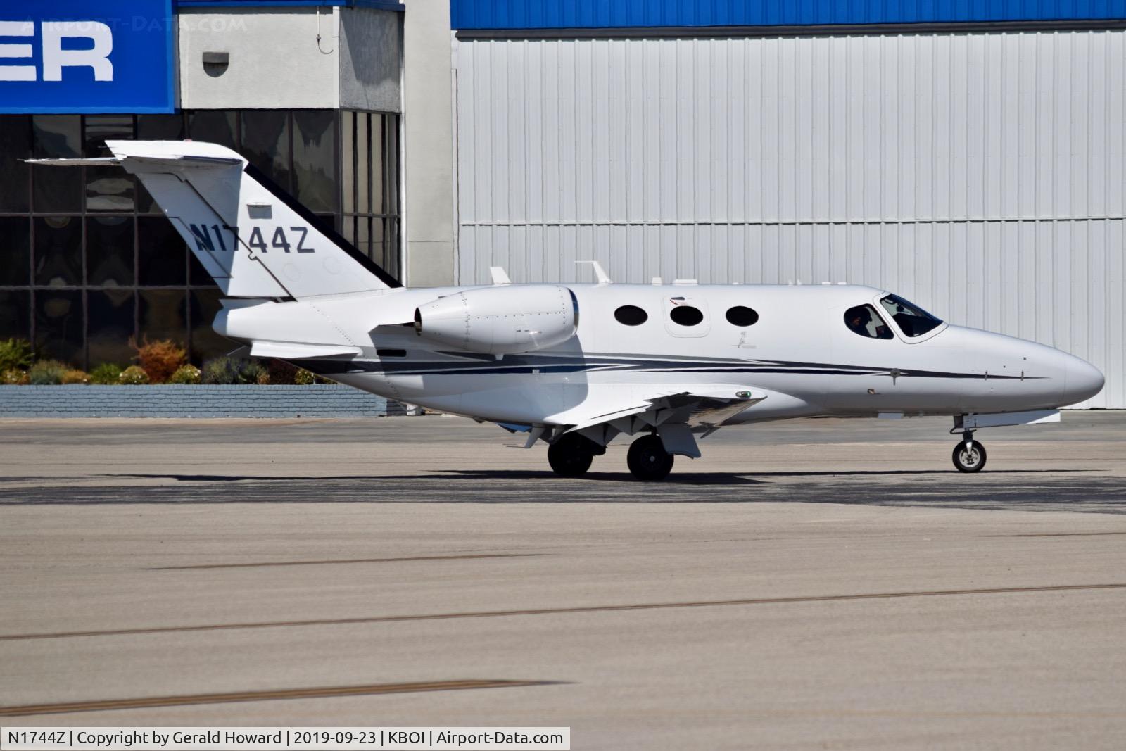 N1744Z, 2011 Cessna 510 Citation Mustang Citation Mustang C/N 510-0345, Taxiing on north GA ramp.