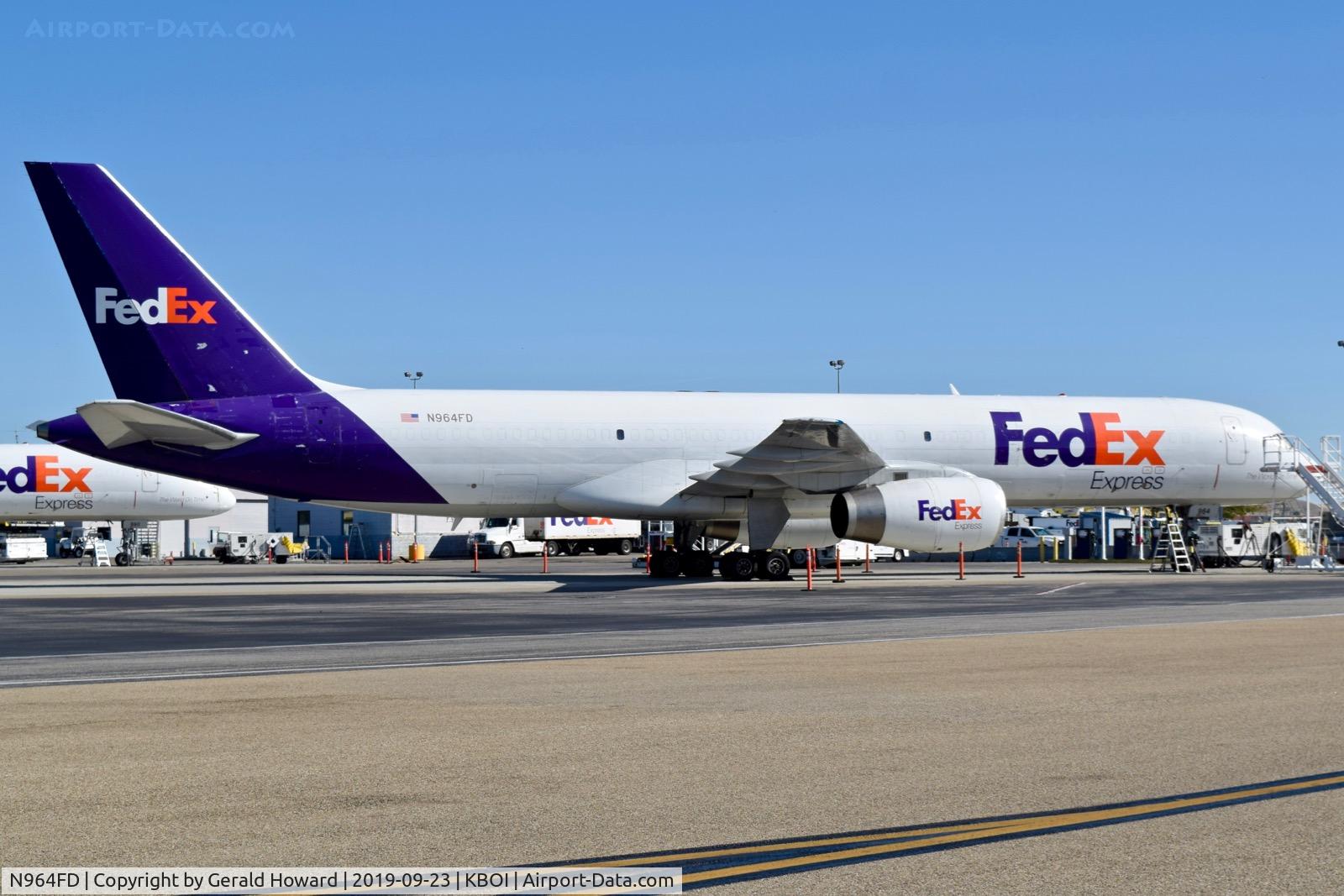 N964FD, 1990 Boeing 757-258 C/N 24884, Parked on the Fed Ex ramp.
