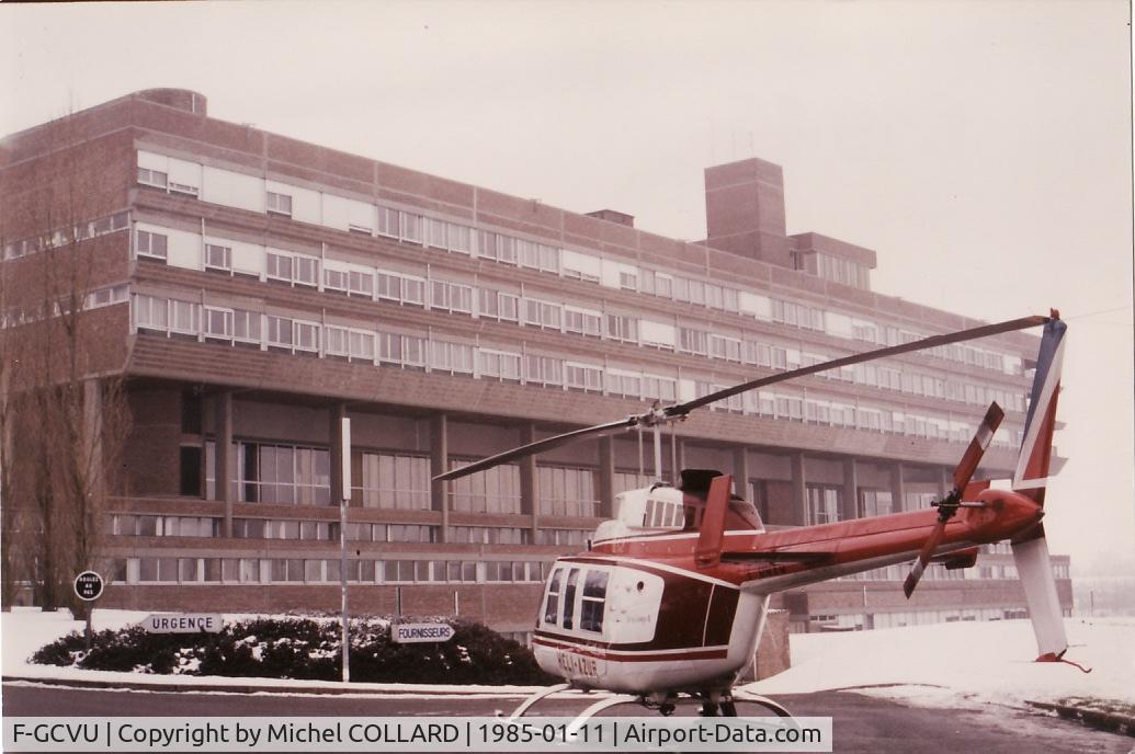 F-GCVU, Bell 206L-1 LongRanger II C/N 45456, The F-GCVU has been purchased by Air SERVICE 51 in Switzerland to HELISWISS in June 1983. It has been used for medical services in France in the hospital of REIMS, then sold to the hospital of LE MANS in August 1985.
