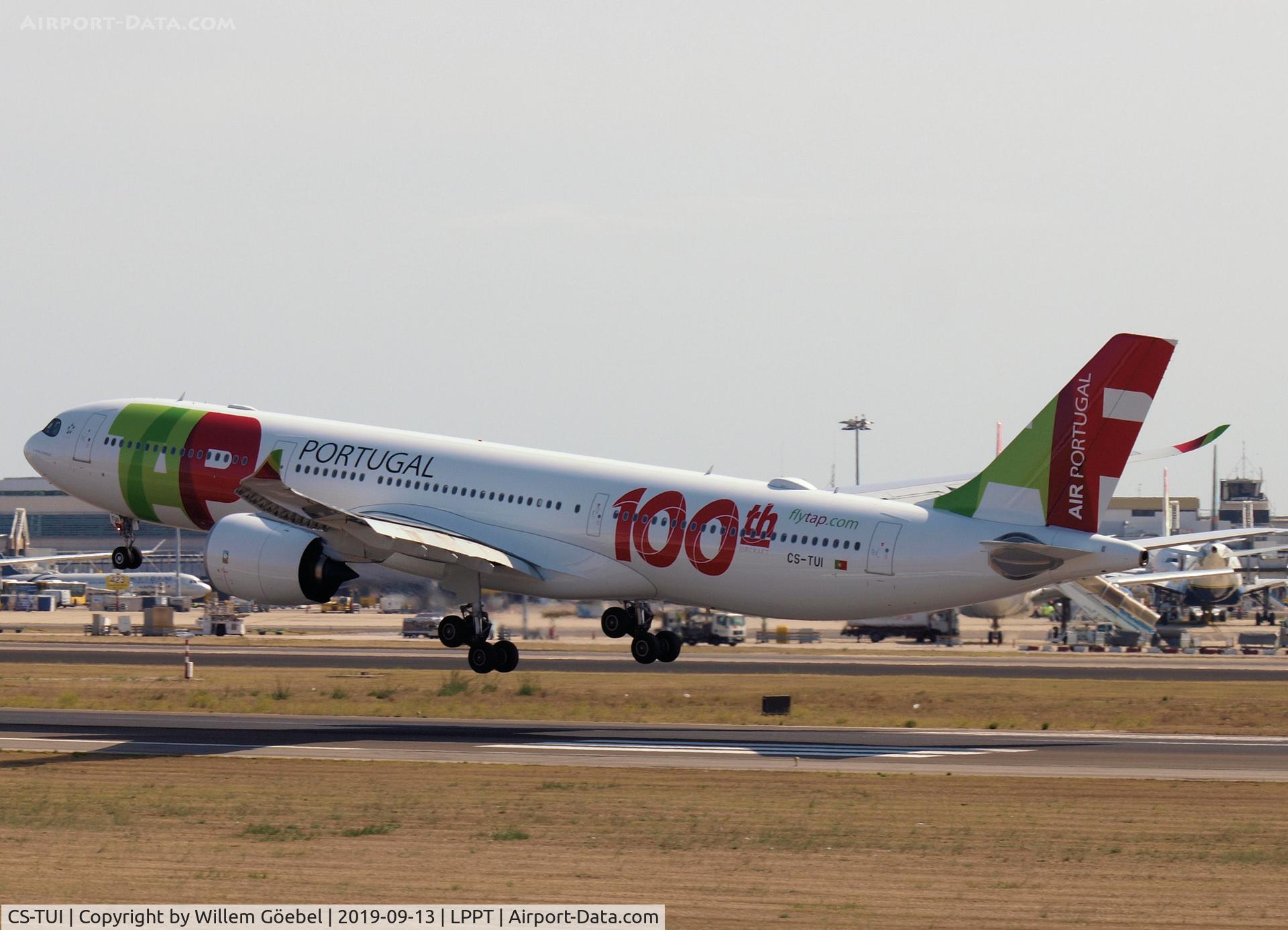CS-TUI, 2019 Airbus A330-941 C/N 1908, Landing on Lisbon Airport