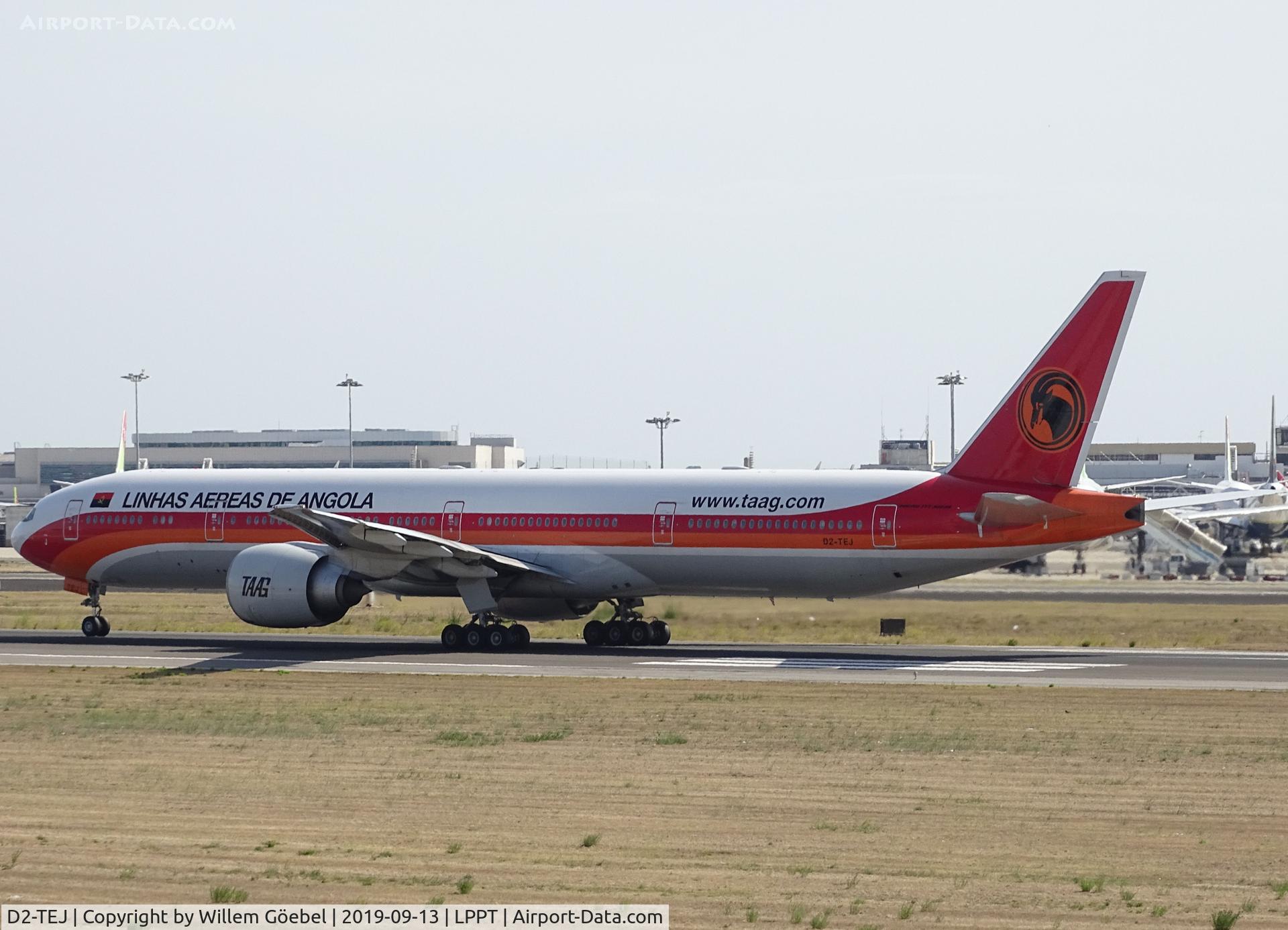 D2-TEJ, 2015 Boeing 777-3M2/ER C/N 43253, Prepare for take off from Lisbon Airport