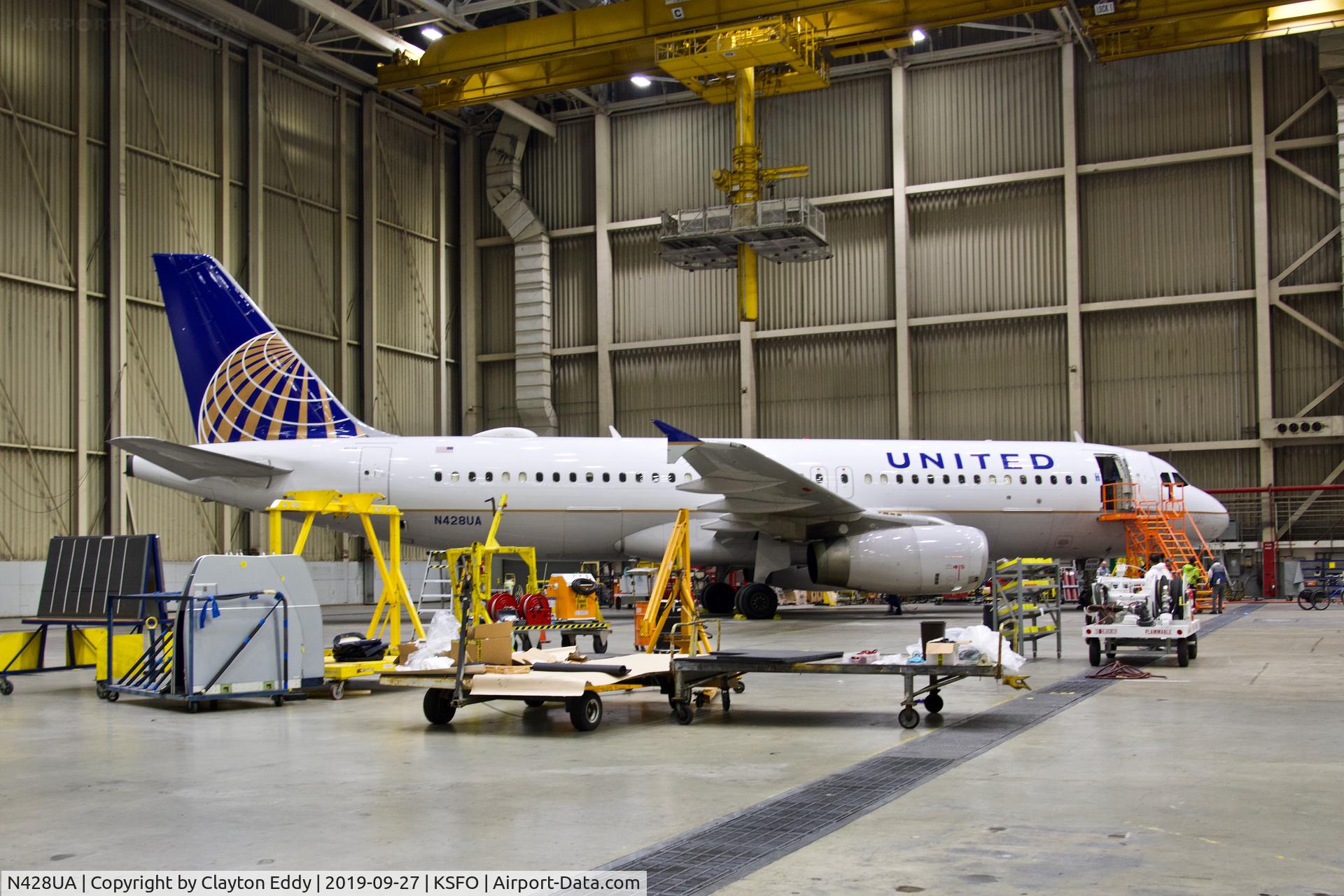 N428UA, 1995 Airbus A320-232 C/N 523, SFO 2019.