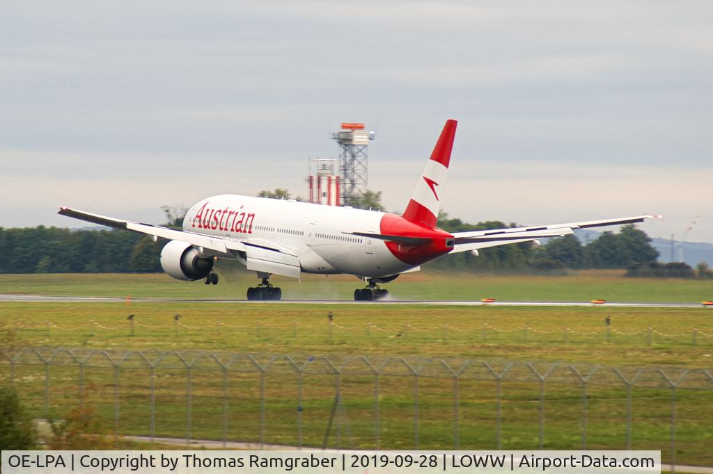 OE-LPA, 1997 Boeing 777-2Z9/ER C/N 28698, Austrian Airlines Boeing 777-200