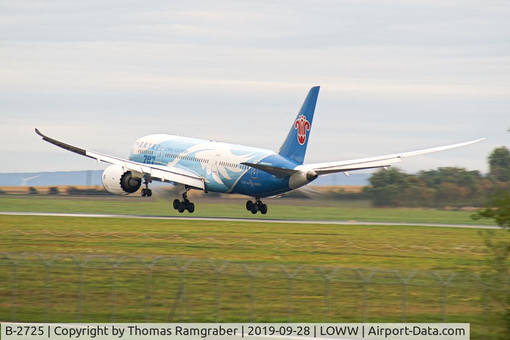 B-2725, 2012 Boeing 787-8 Dreamliner Dreamliner C/N 34923, China Southern Boeing 787-8 Dreamliner