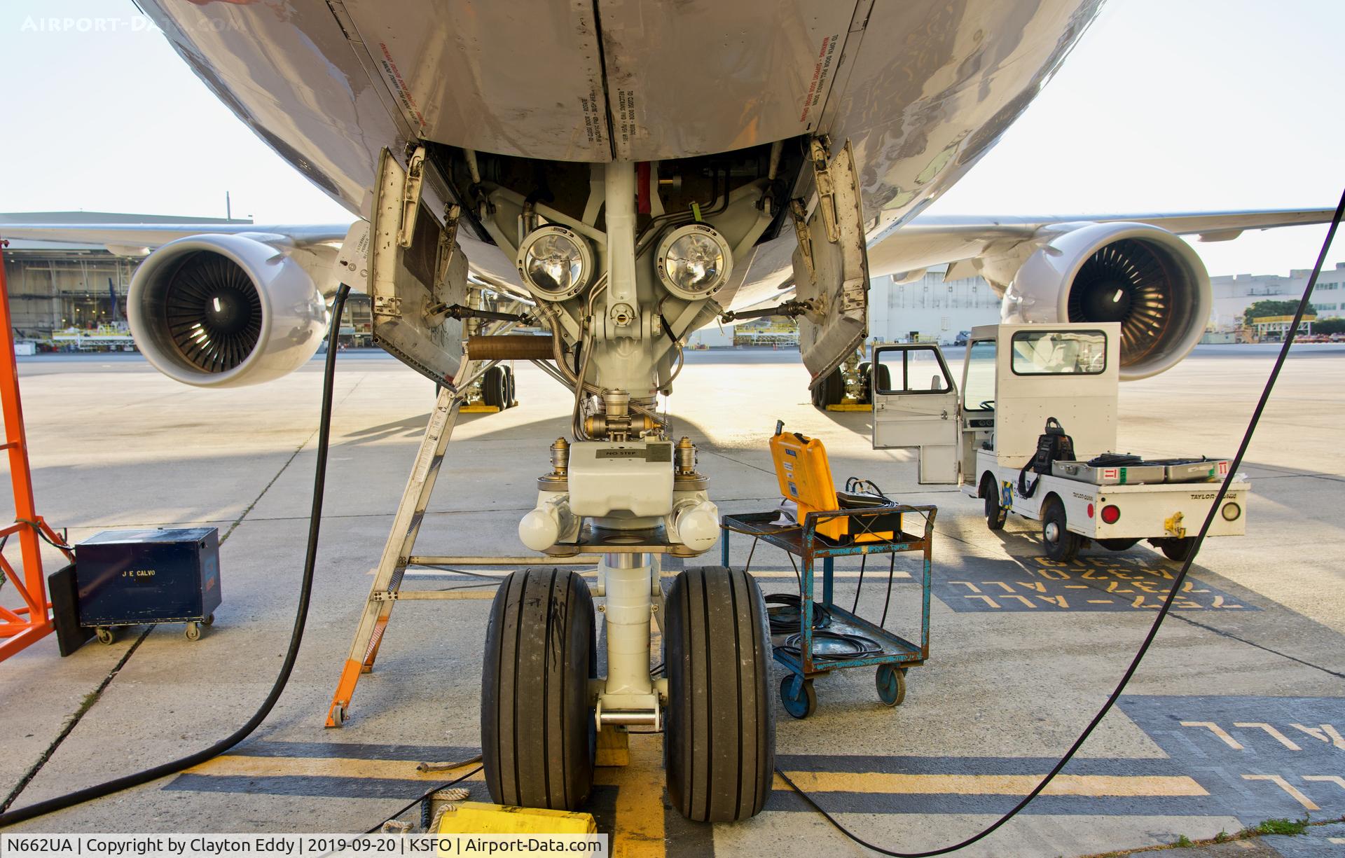 N662UA, 1993 Boeing 767-322 C/N 27159, SFO 2019.
