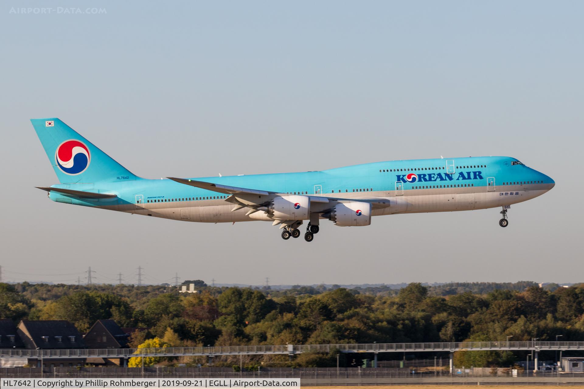HL7642, 2017 Boeing 747-8 C/N 60409, approaching runway 09L at LHR